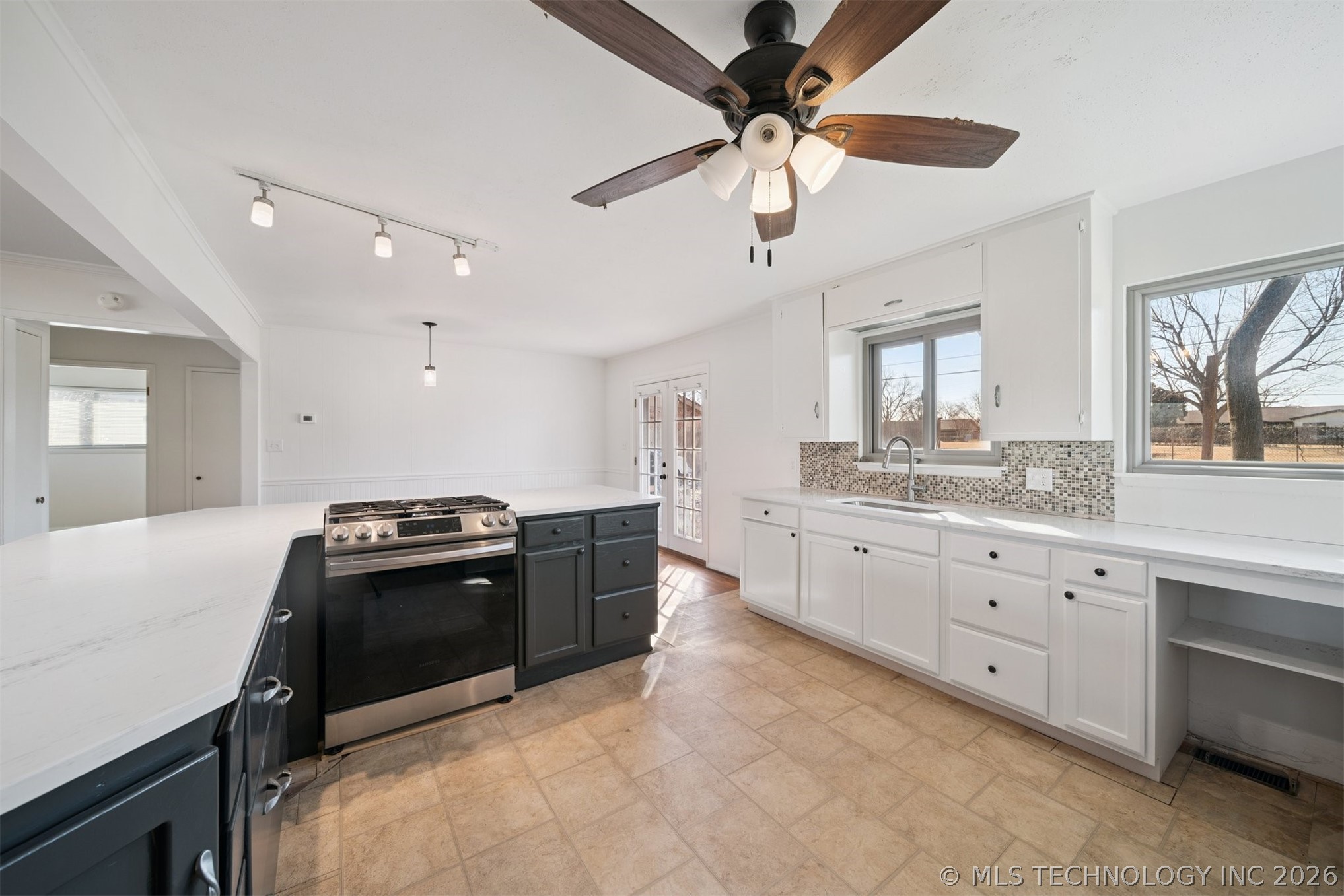 7512 E 22nd Place Property Photo 8