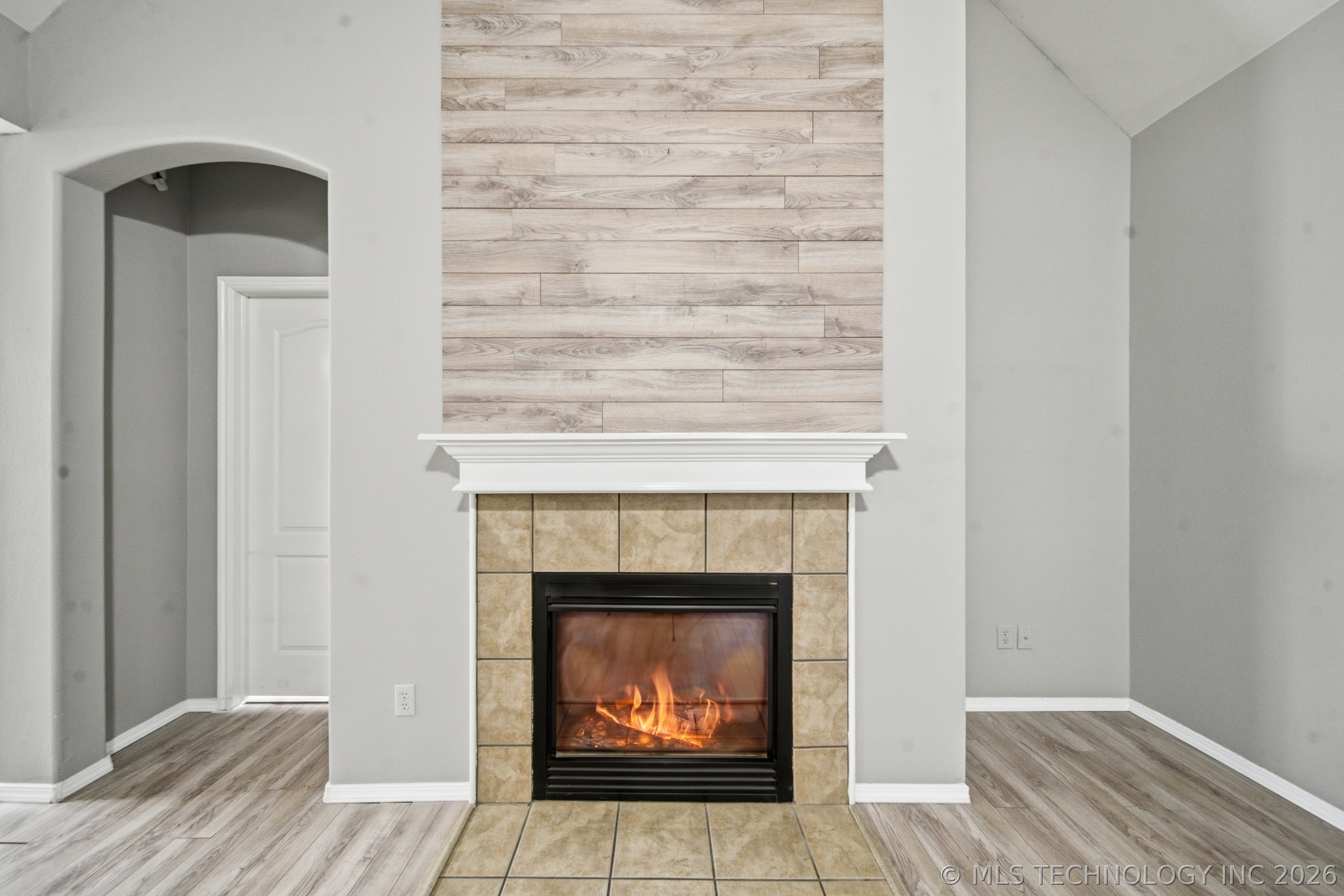 20200 E 43rd Street S Property Photo 7