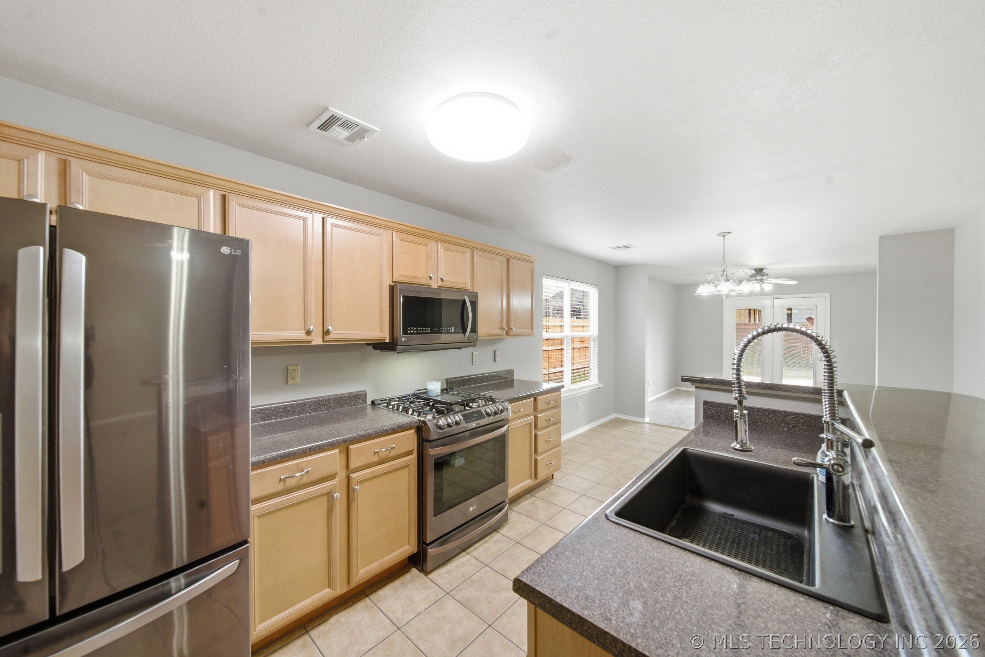 20200 E 43rd Street S Property Photo 14