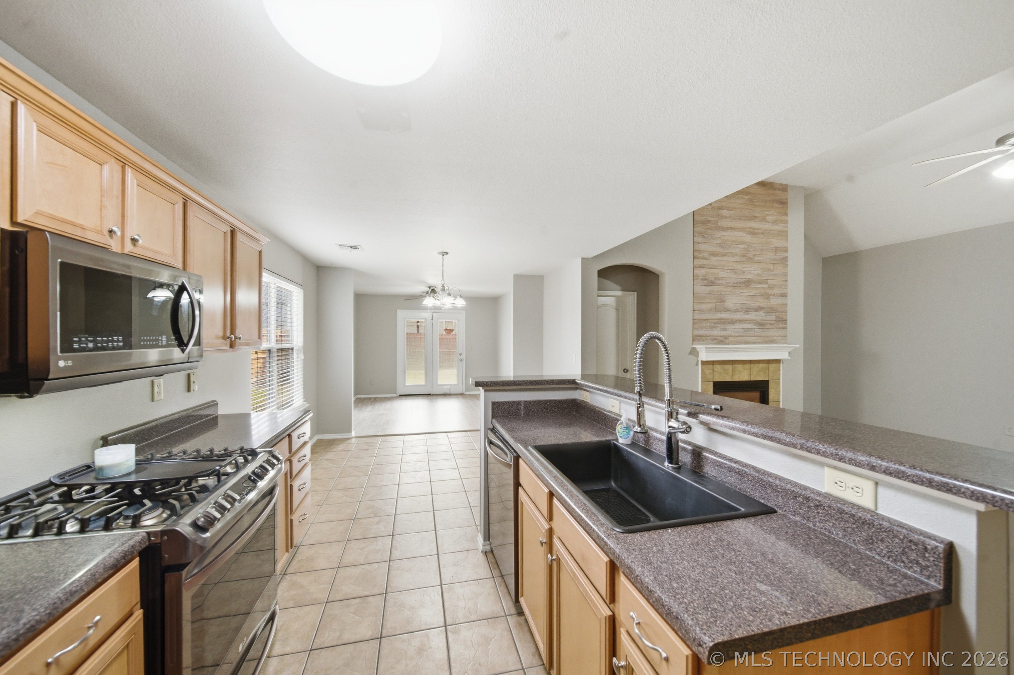 20200 E 43rd Street S Property Photo 15