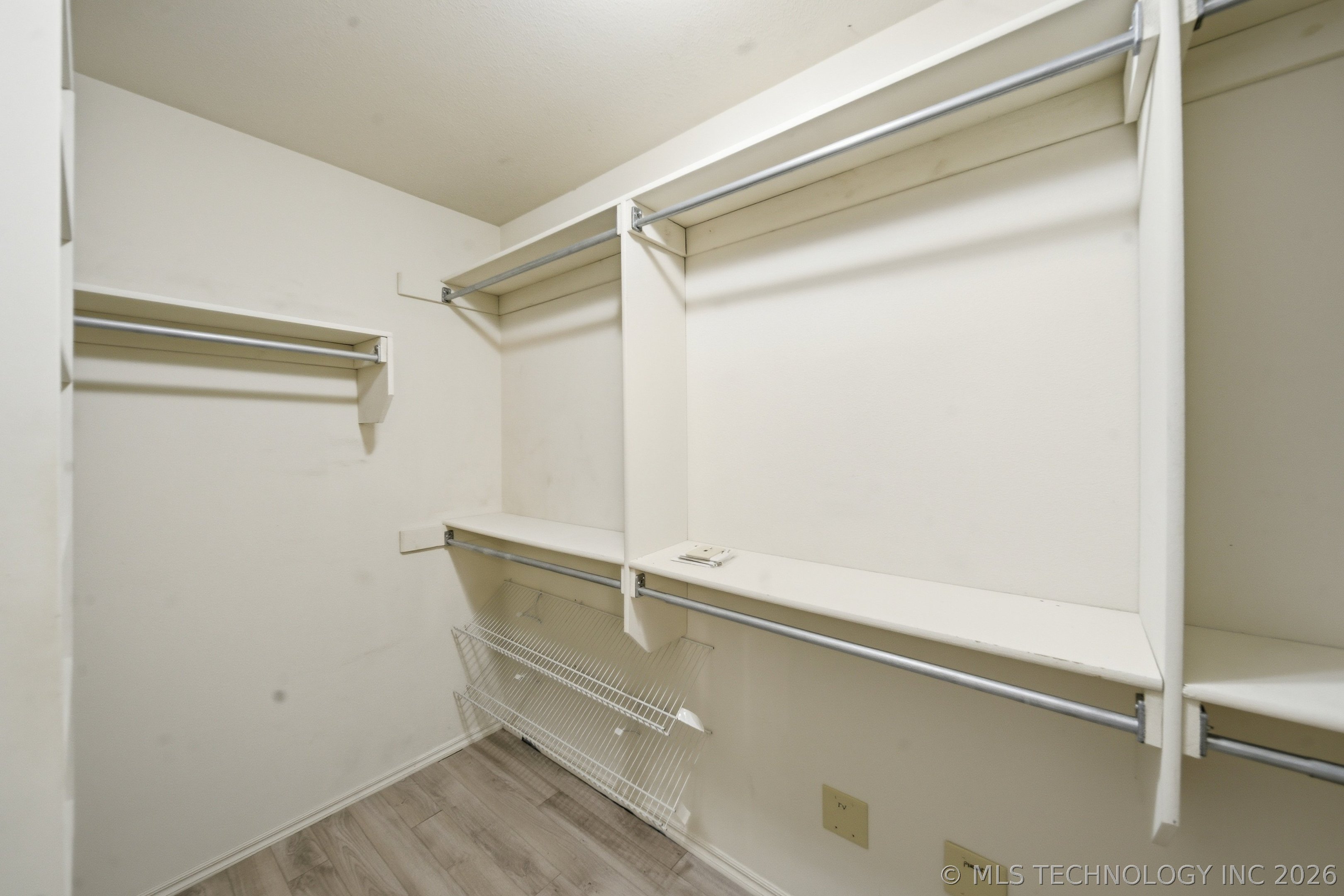 20200 E 43rd Street S Property Photo 20