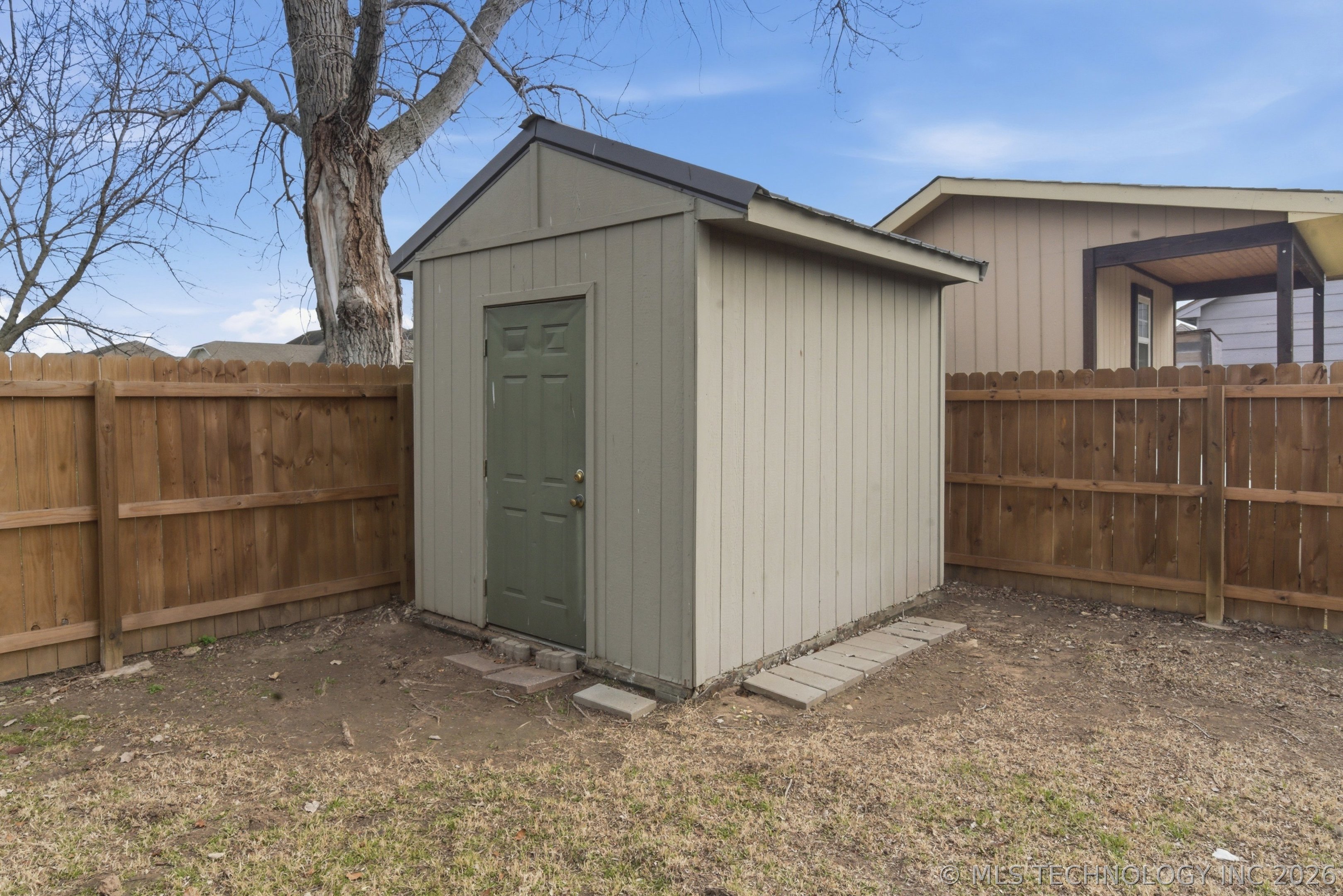 20200 E 43rd Street S Property Photo 27