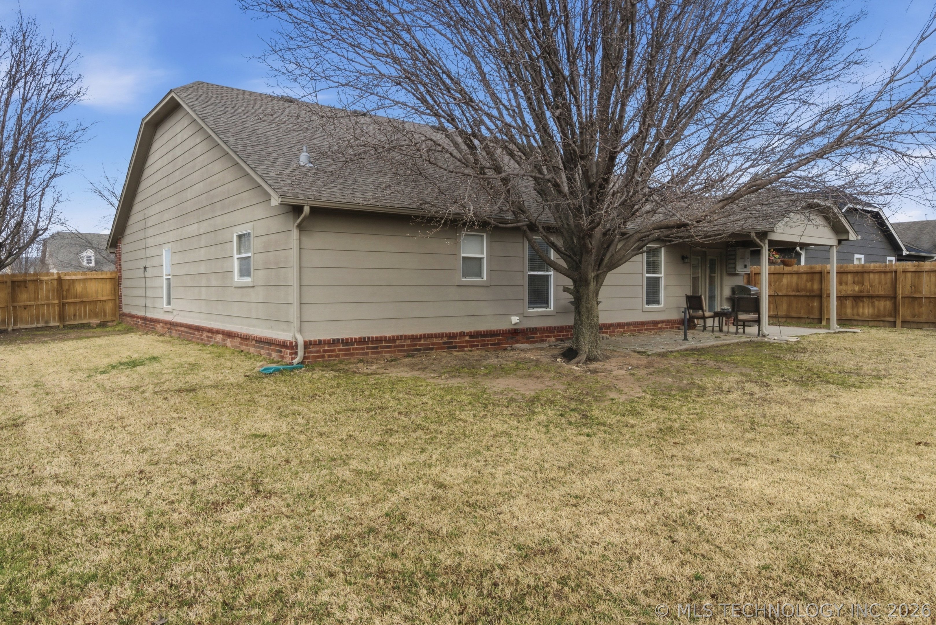 20200 E 43rd Street S Property Photo 29