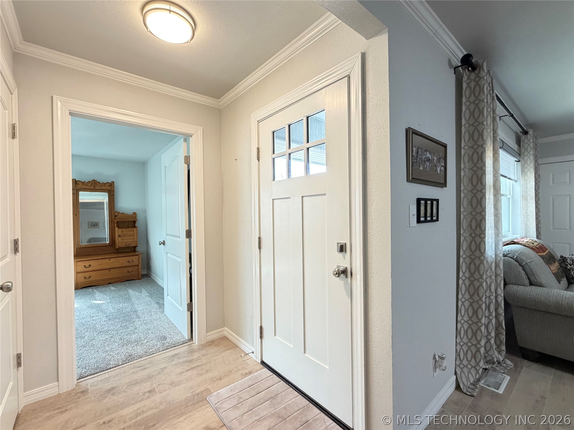 822 E 6th Street Property Photo 5