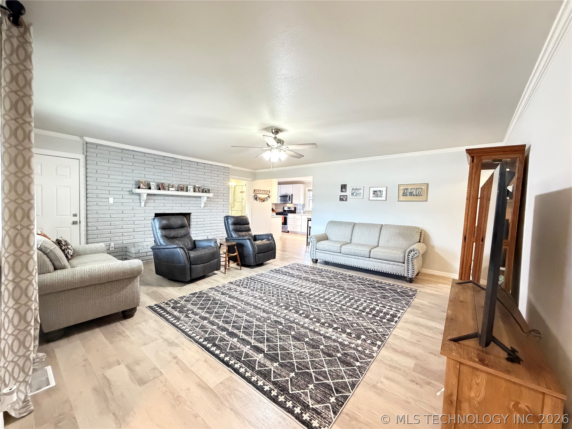 822 E 6th Street Property Photo 6