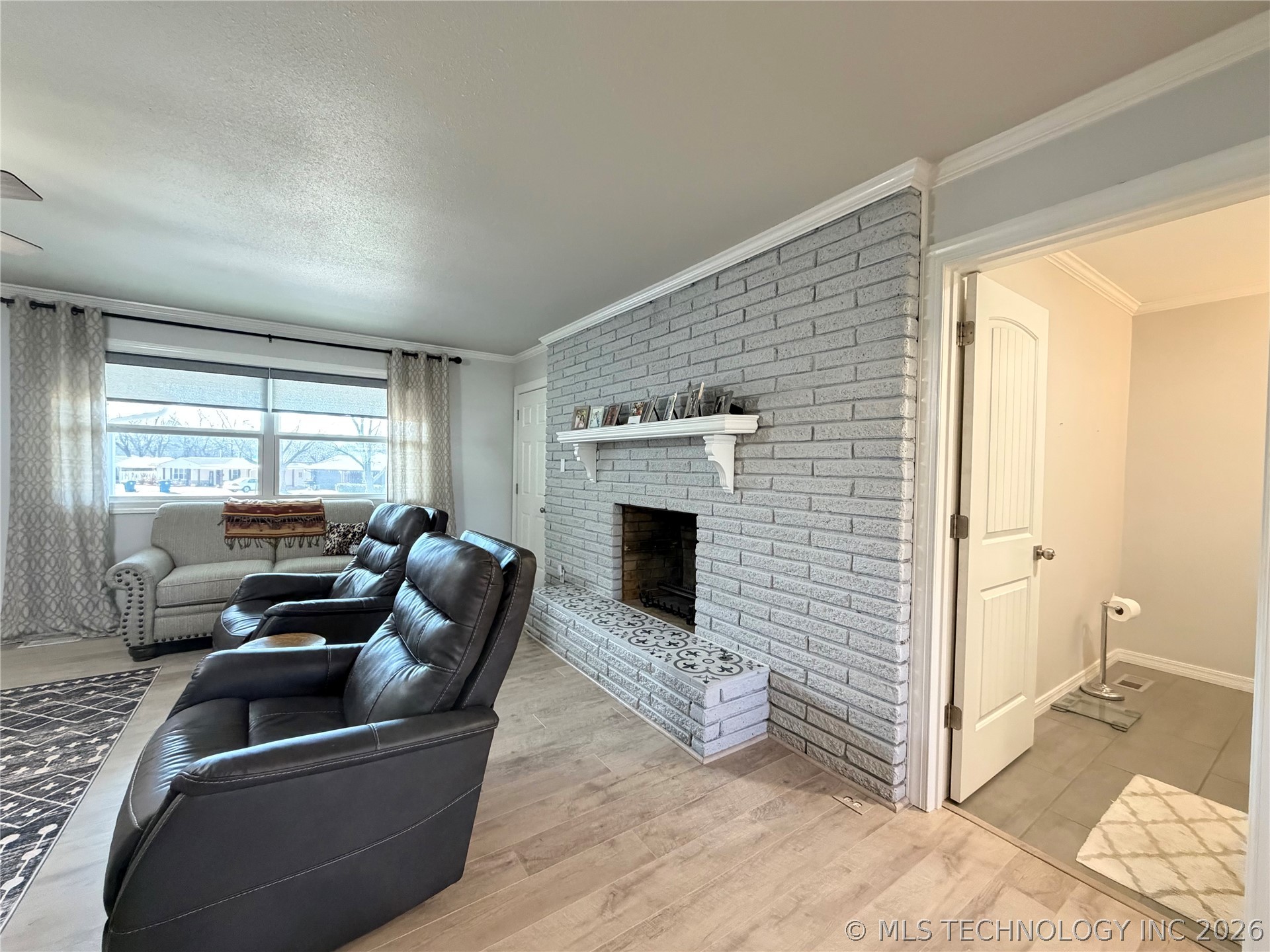 822 E 6th Street Property Photo 8