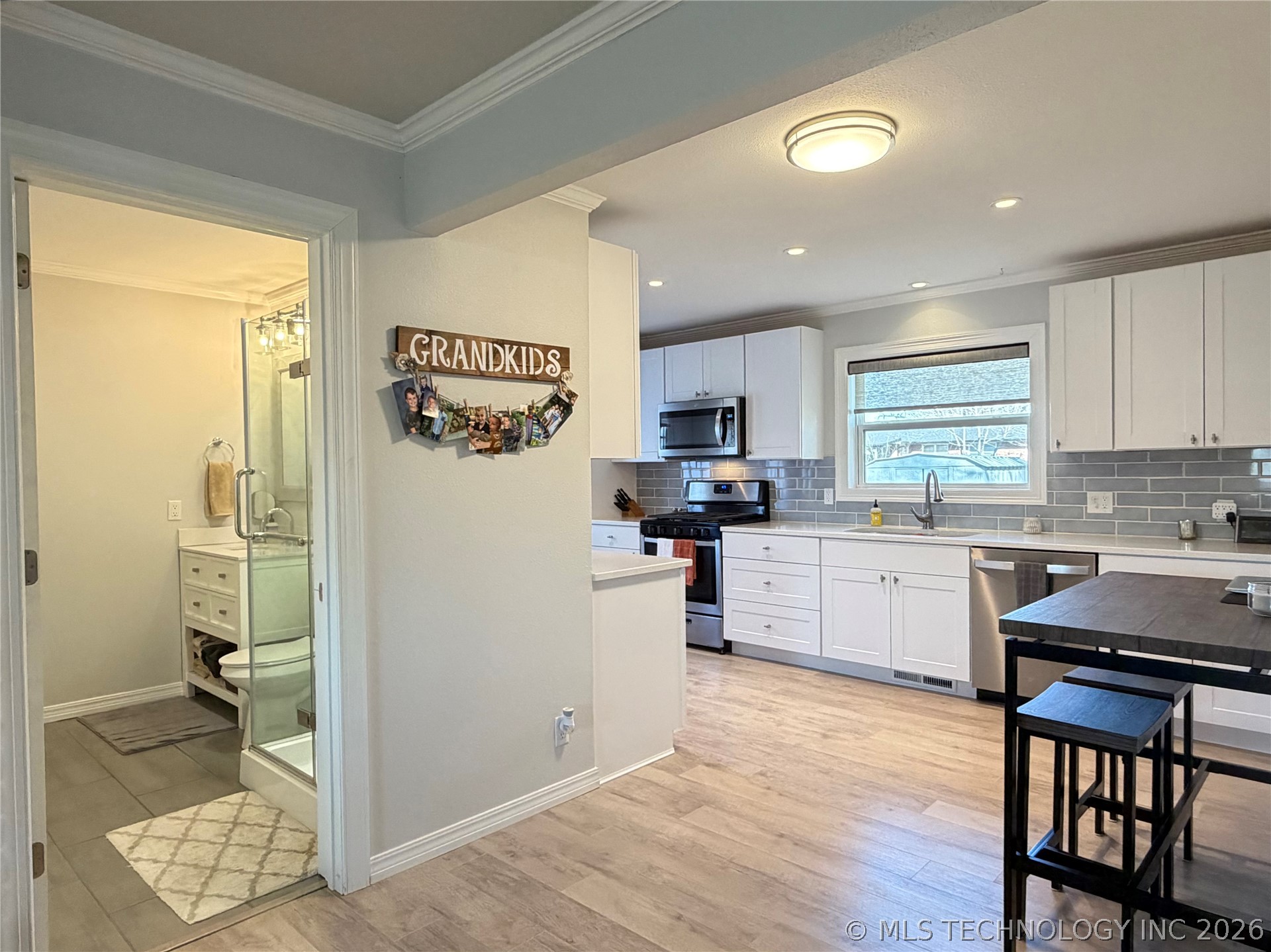 822 E 6th Street Property Photo 11