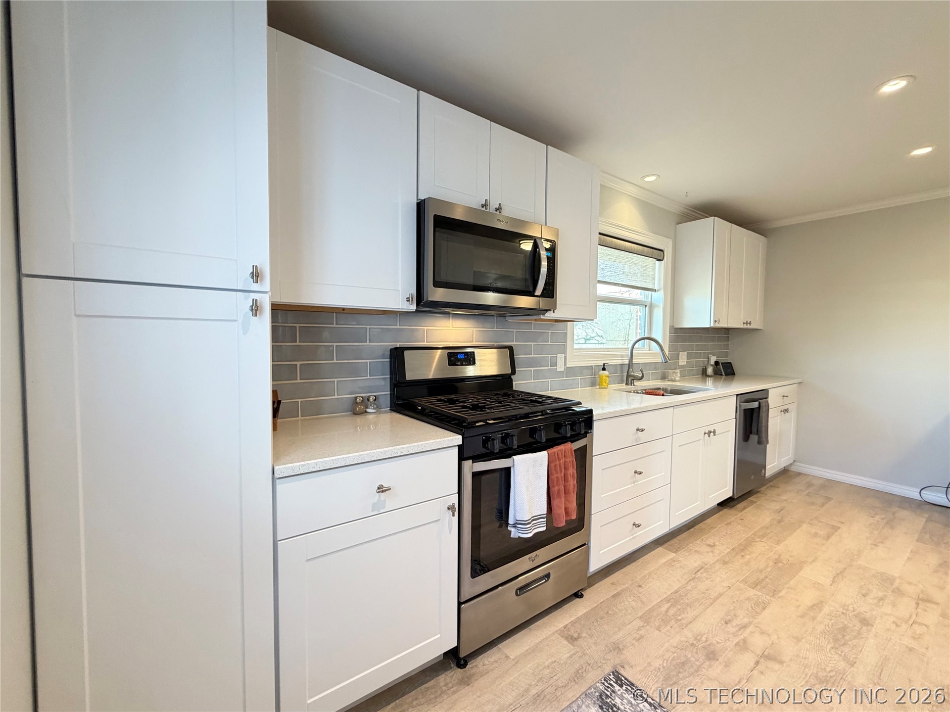 822 E 6th Street Property Photo 14