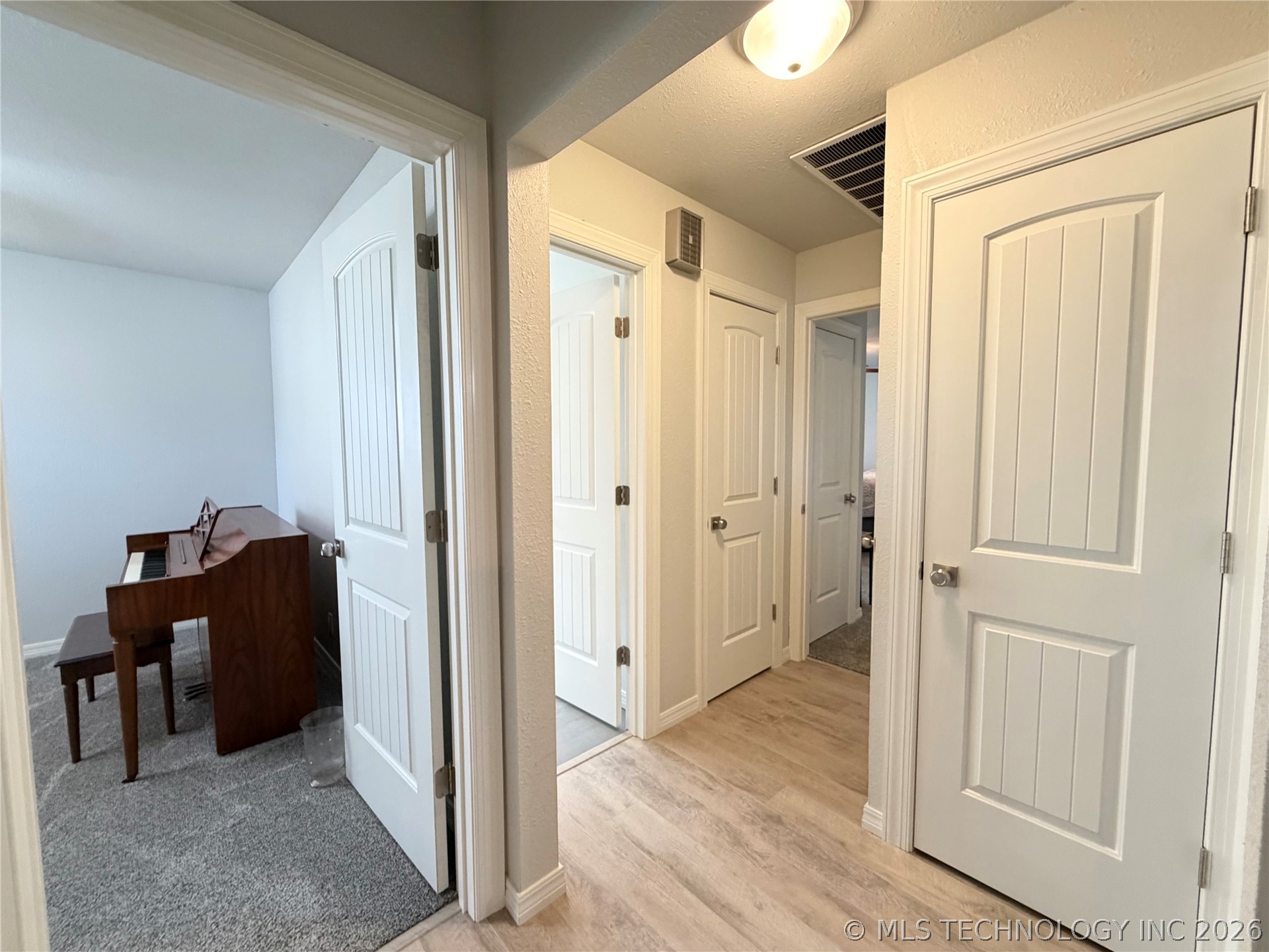 822 E 6th Street Property Photo 23