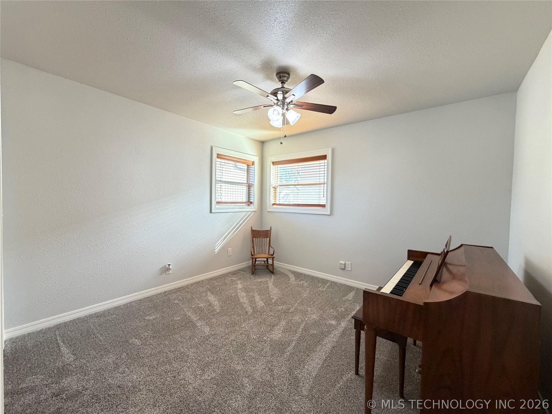 822 E 6th Street Property Photo 28