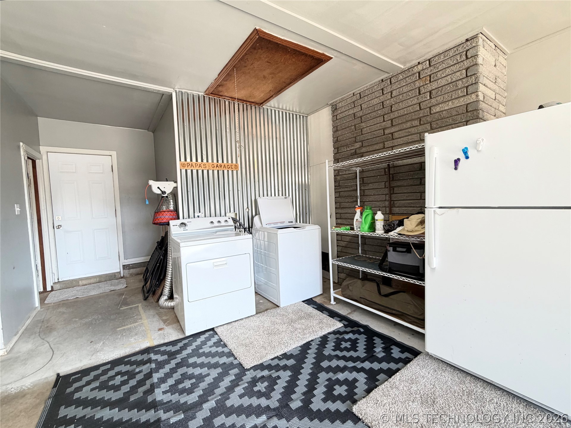 822 E 6th Street Property Photo 33