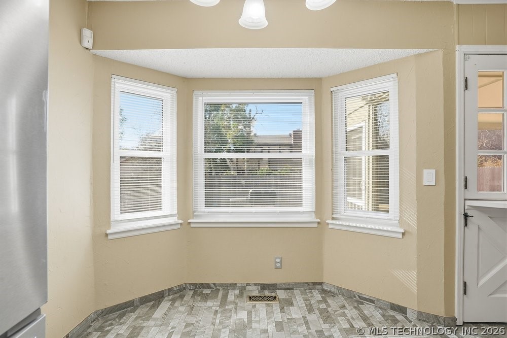 8116 S Florence Place Property Photo 15