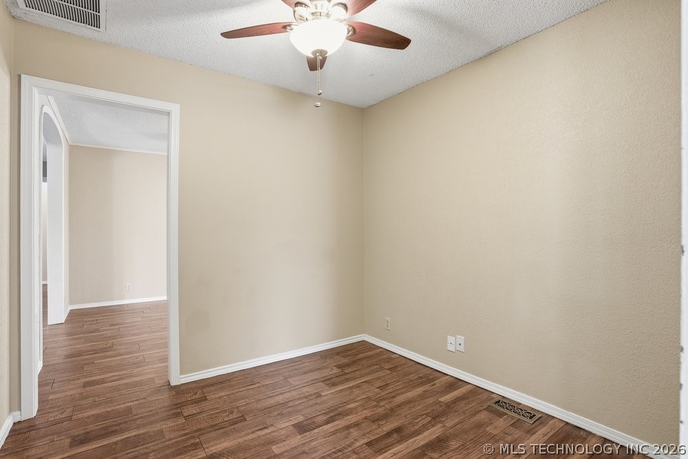8116 S Florence Place Property Photo 18