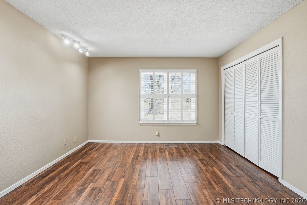 8116 S Florence Place Property Photo 21