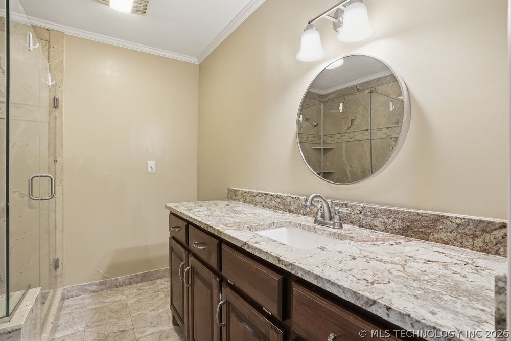 8116 S Florence Place Property Photo 24
