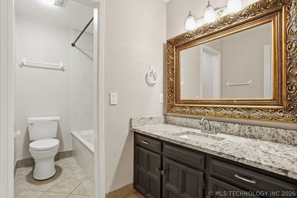 8116 S Florence Place Property Photo 32