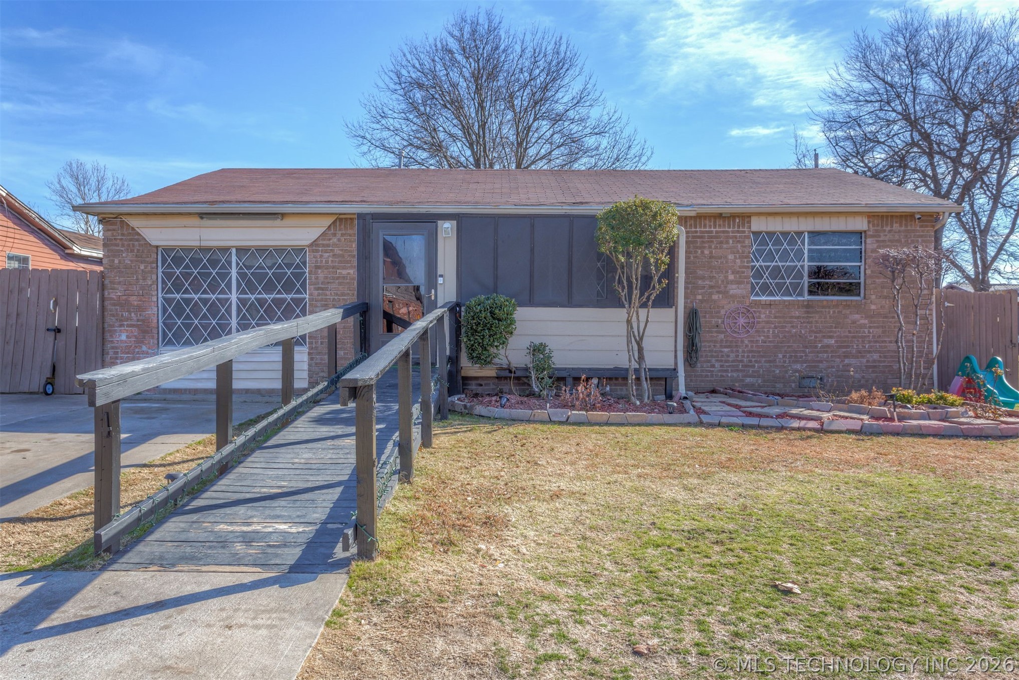 407 N Hillman Avenue Property Photo 1