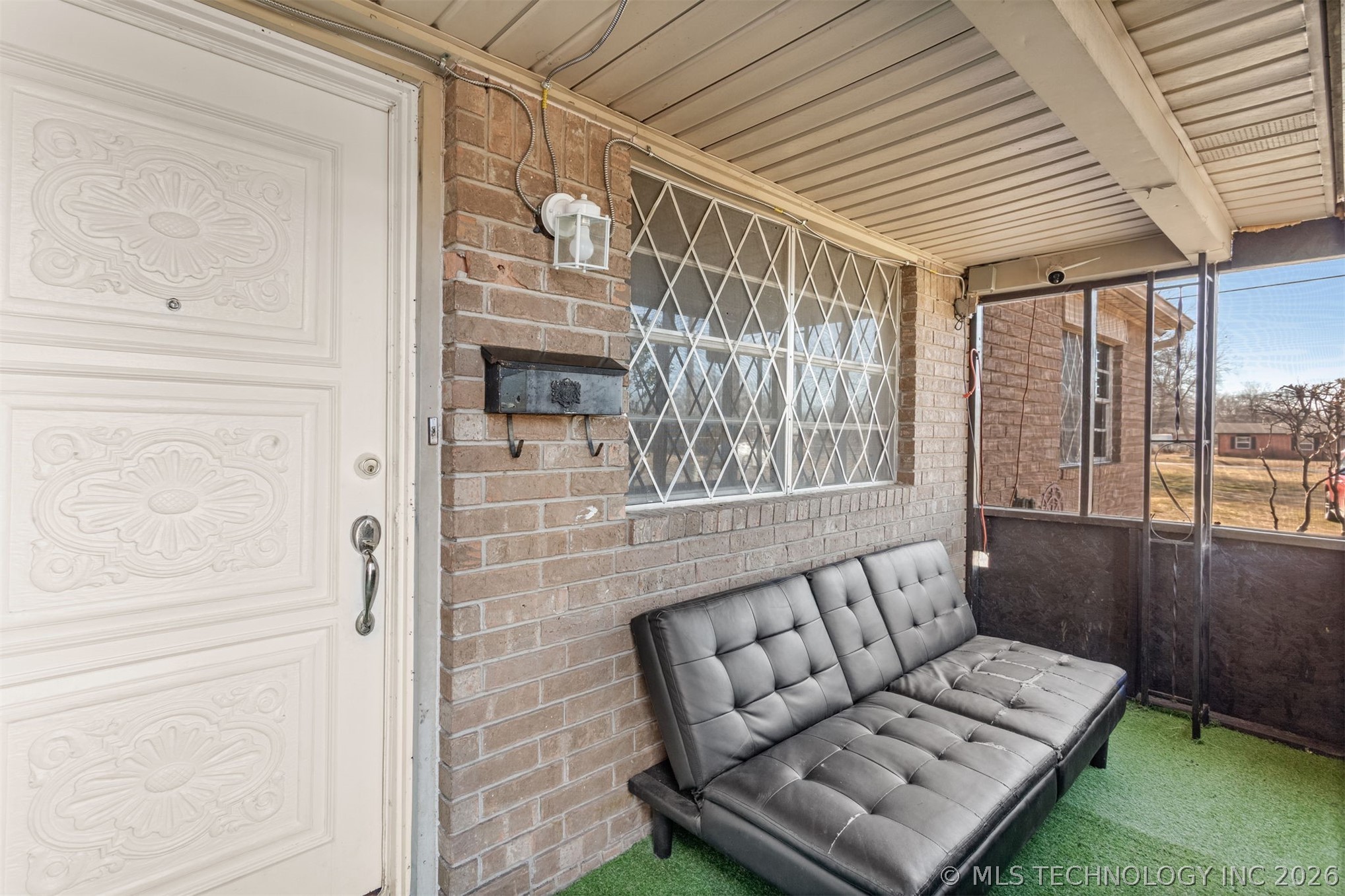 407 N Hillman Avenue Property Photo 2