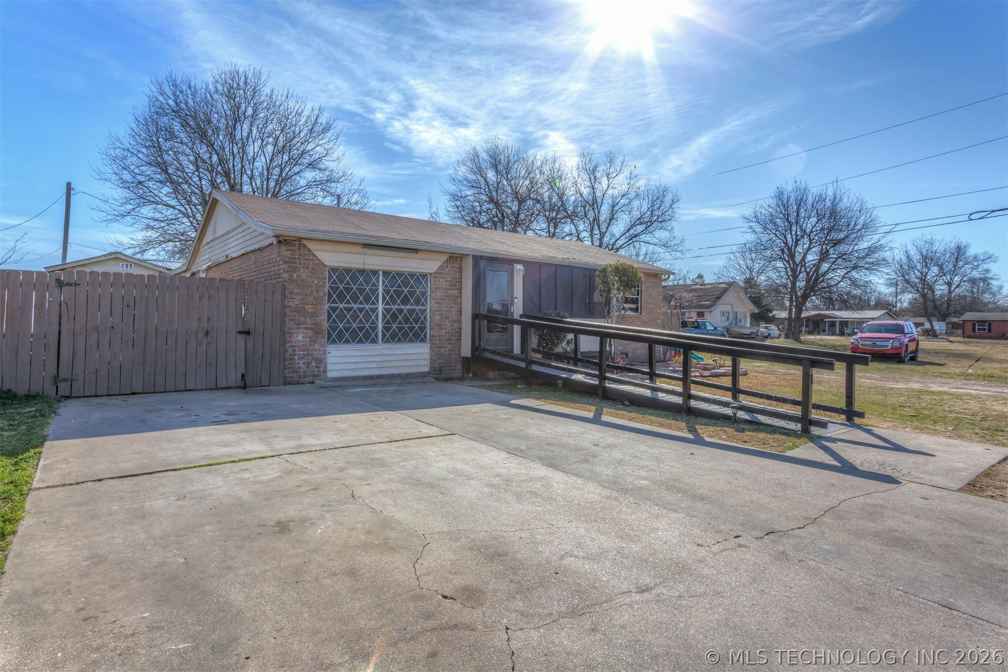 407 N Hillman Avenue Property Photo 11