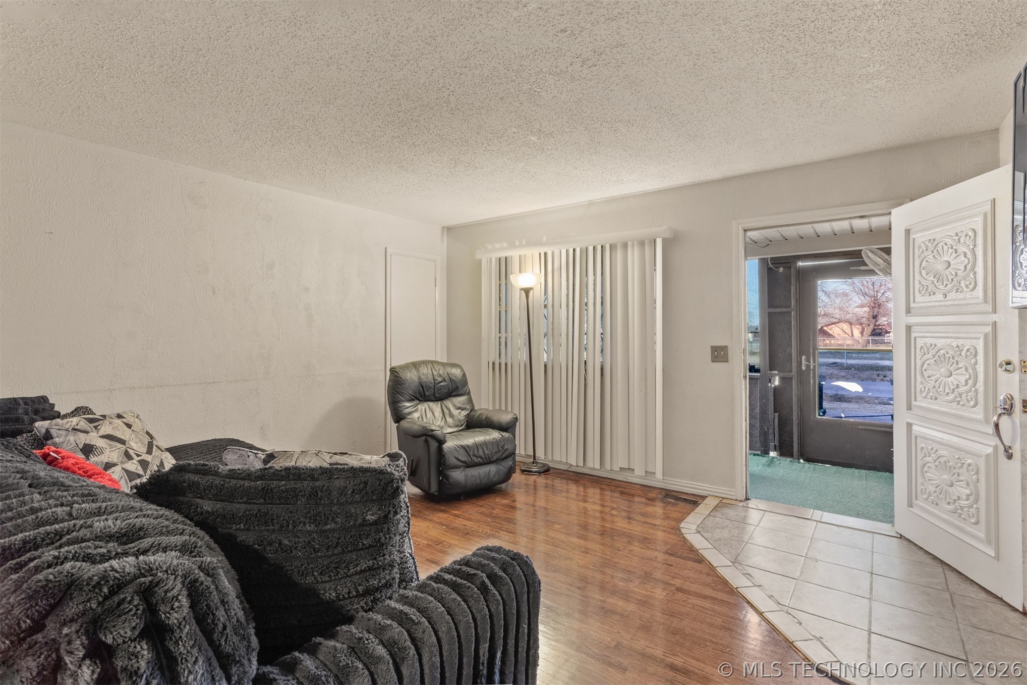 407 N Hillman Avenue Property Photo 14