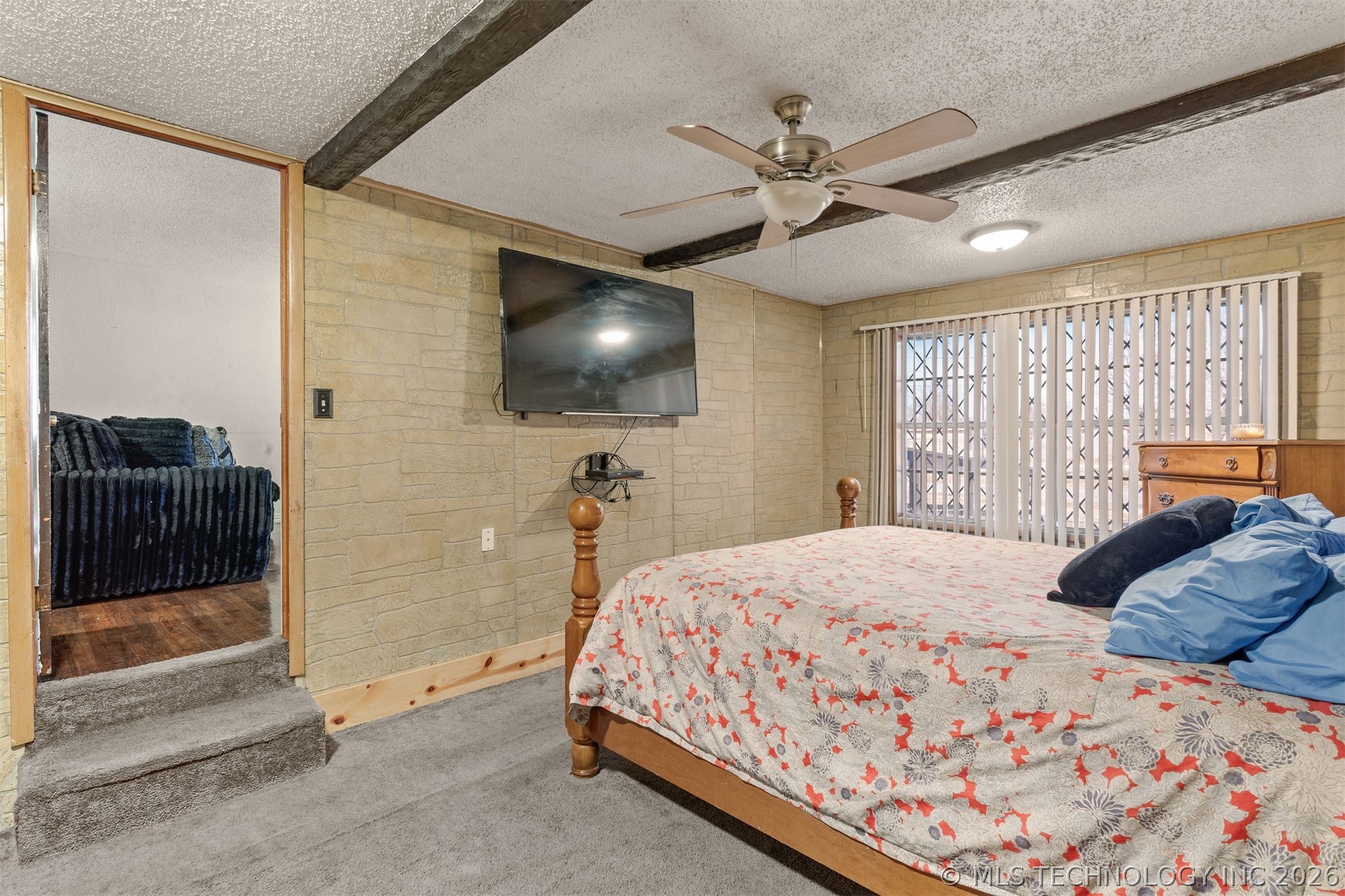 407 N Hillman Avenue Property Photo 31