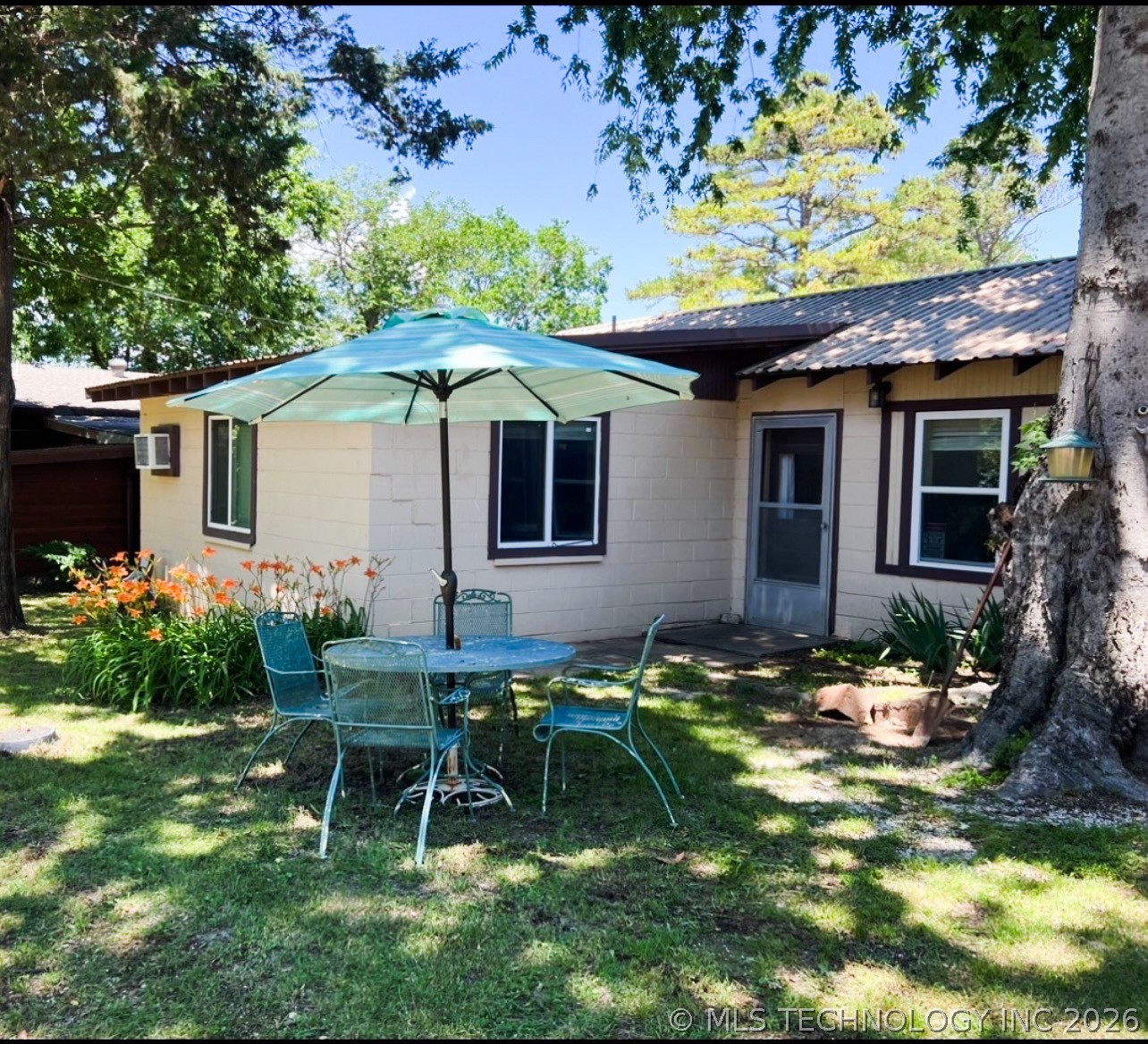 5350 Center Property Photo 1