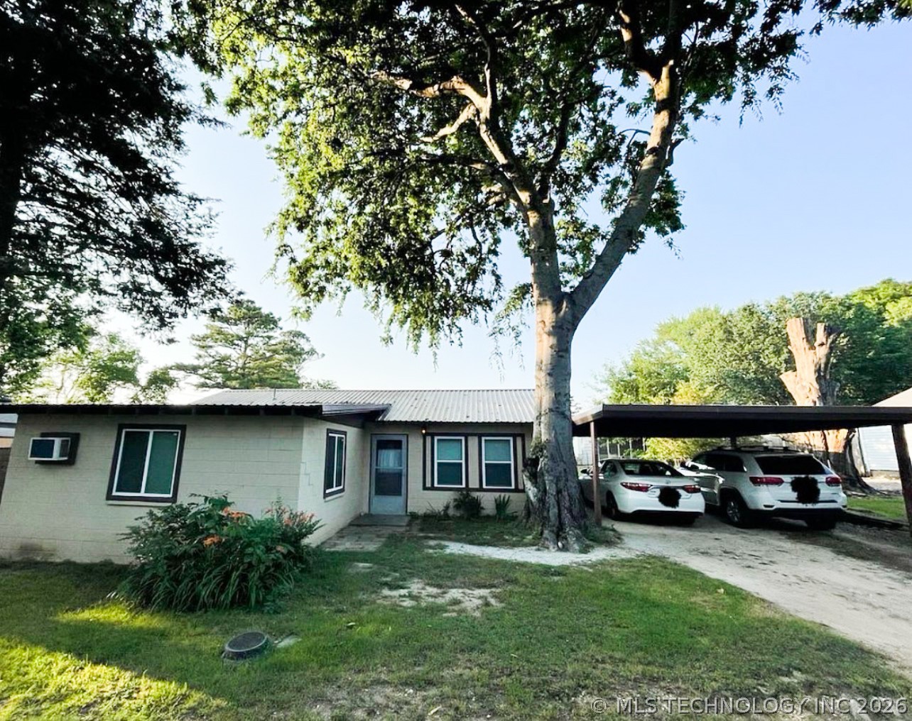 5350 Center Property Photo 2