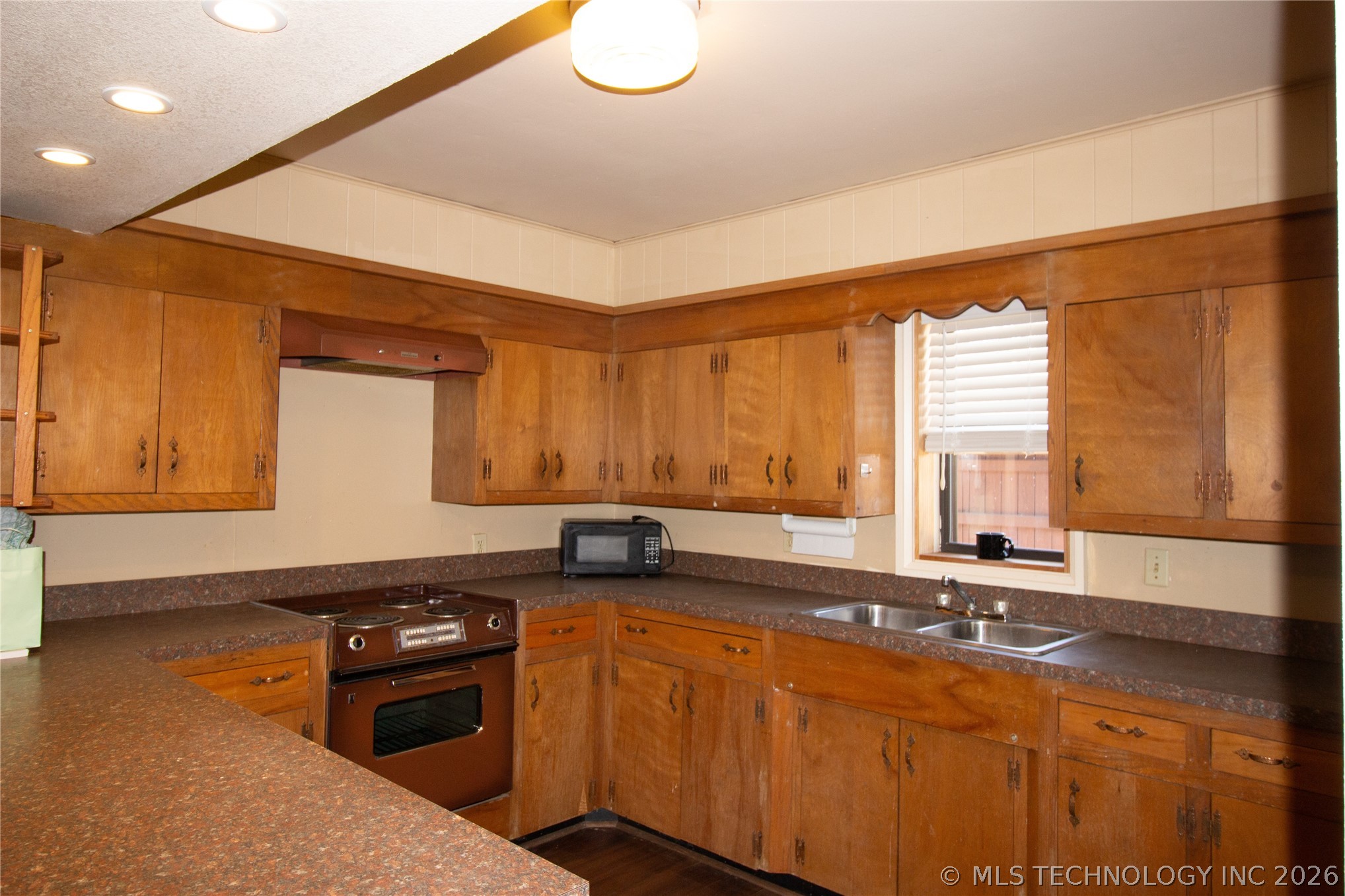 5350 Center Property Photo 7