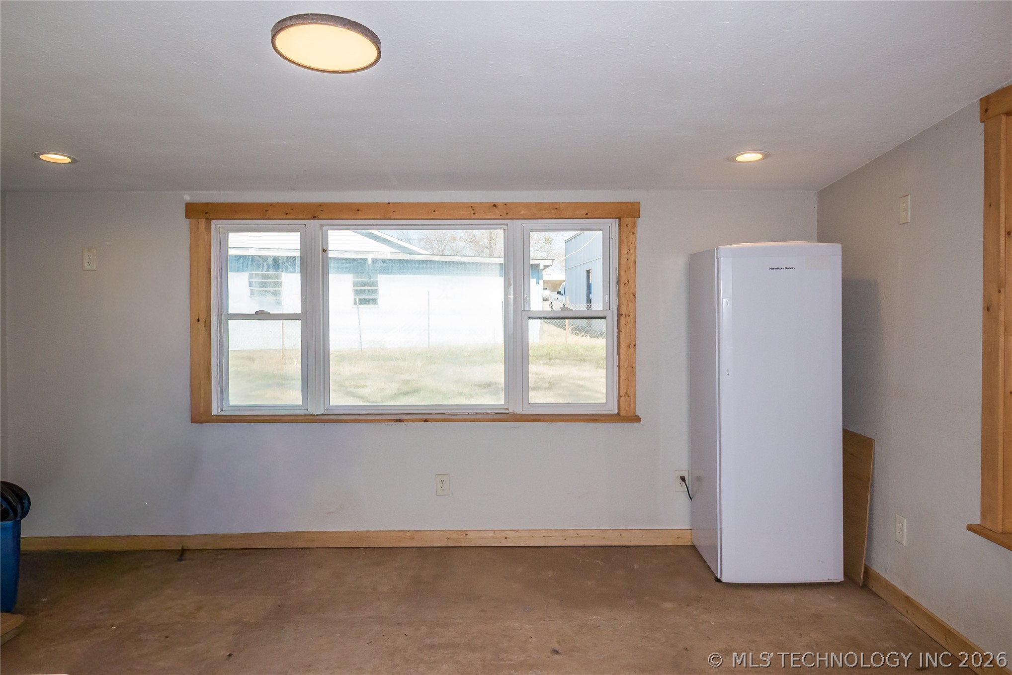 5350 Center Property Photo 9