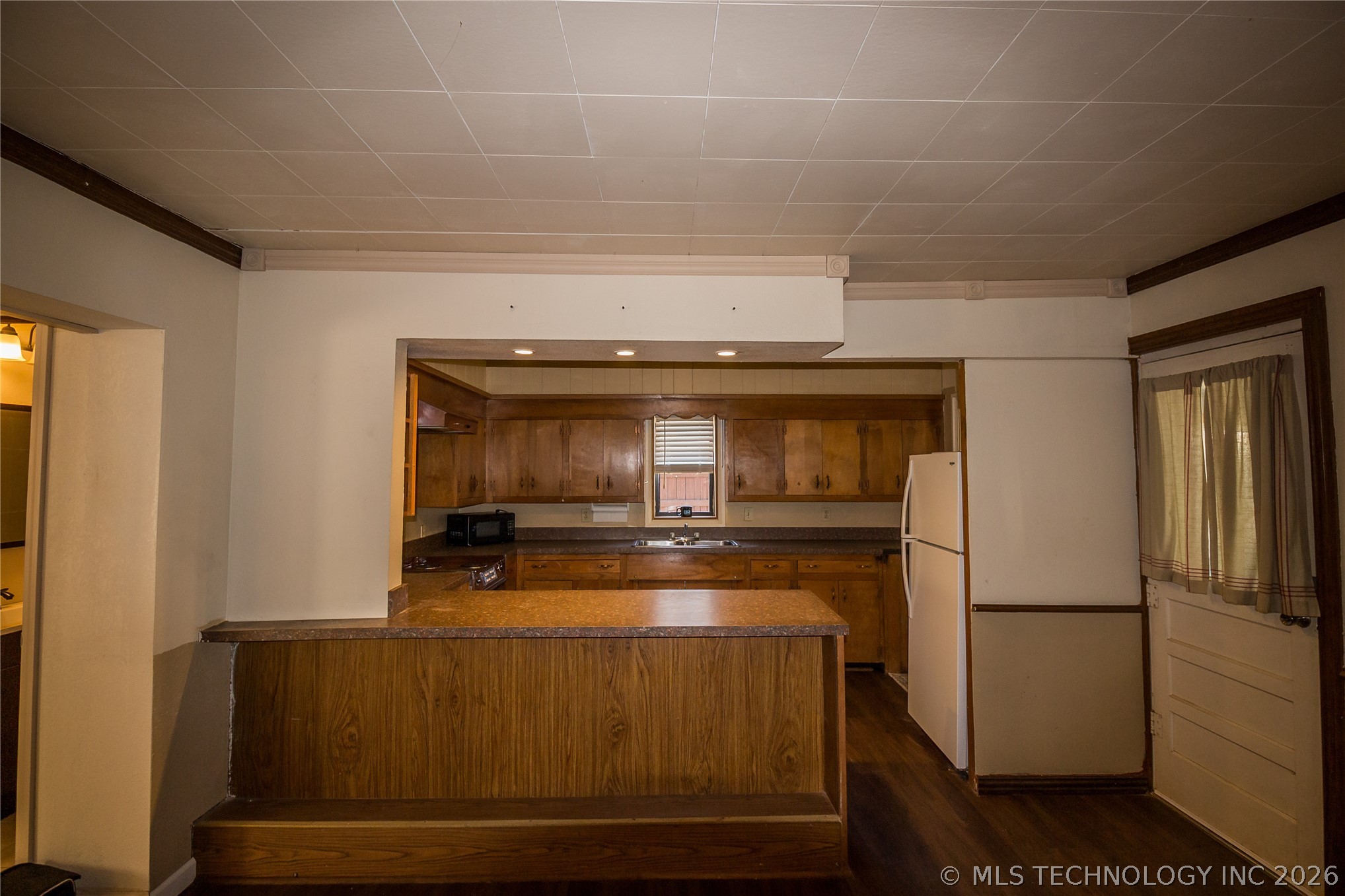 5350 Center Property Photo 11