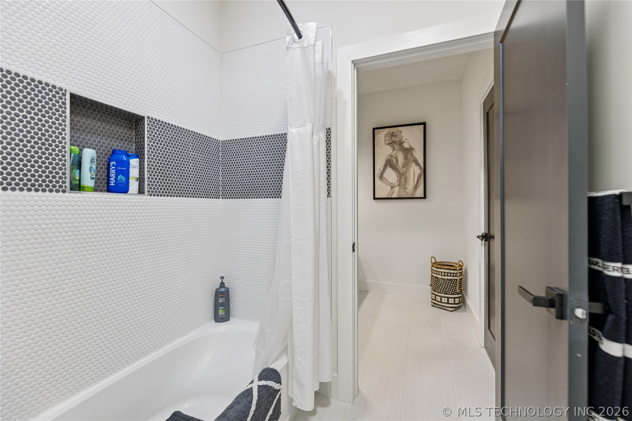1433 E 38th Street Property Photo 38