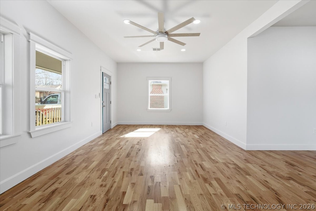 410 S Xanthus Avenue Property Photo 6