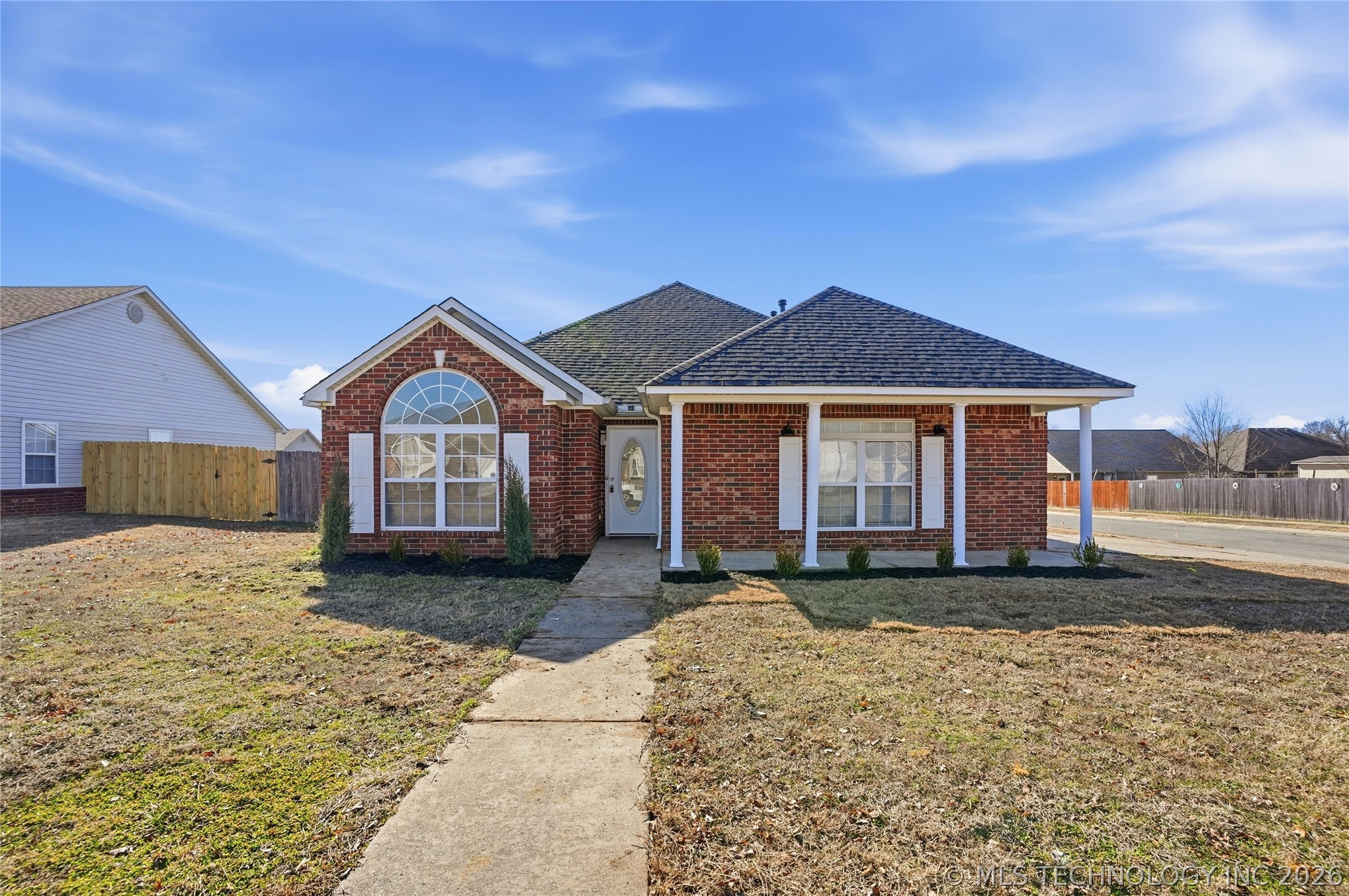 6 E Fairlane Drive Property Photo 1