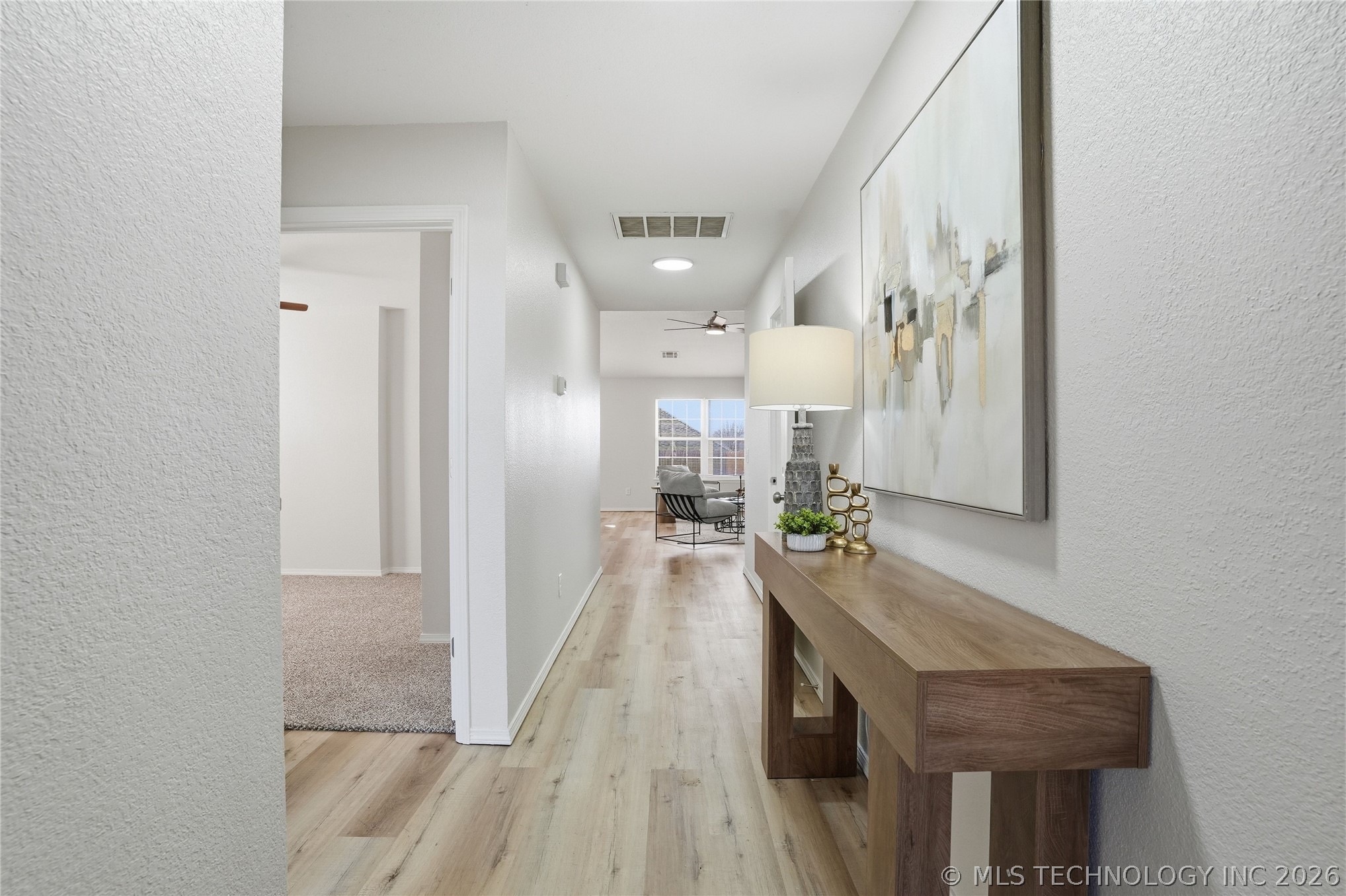 6 E Fairlane Drive Property Photo 3