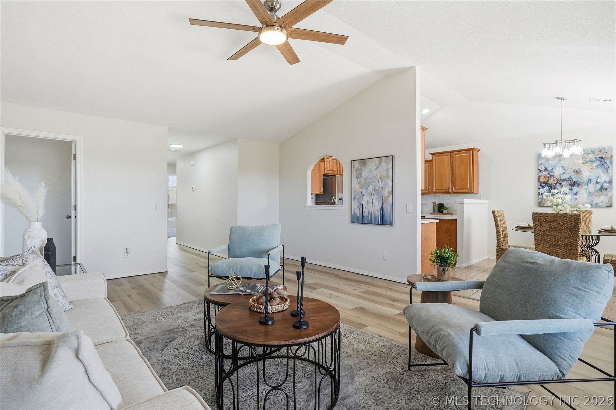 6 E Fairlane Drive Property Photo 8