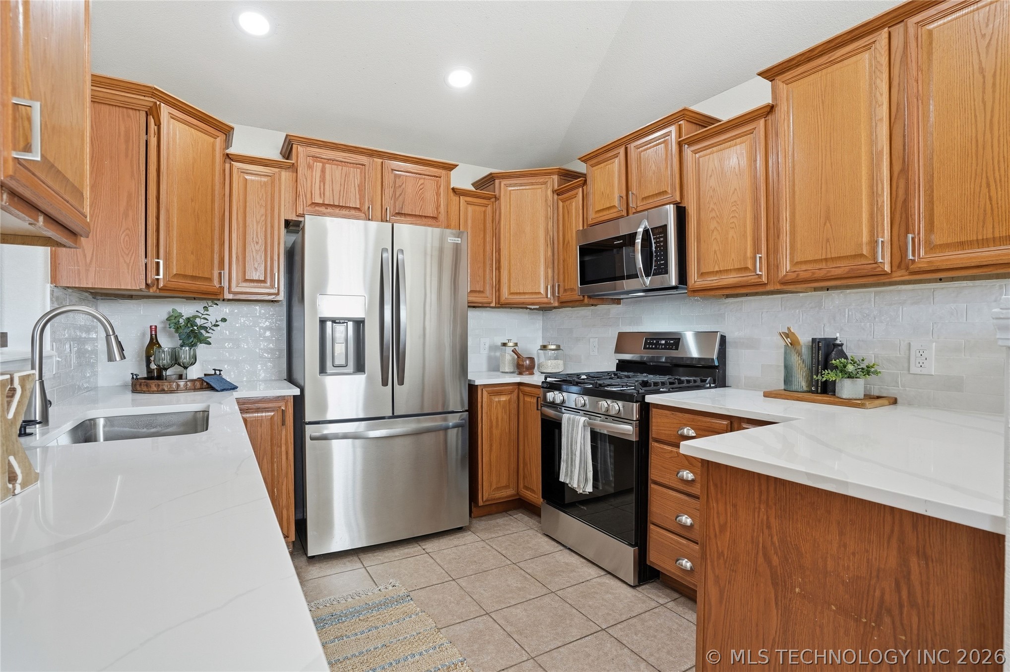 6 E Fairlane Drive Property Photo 17