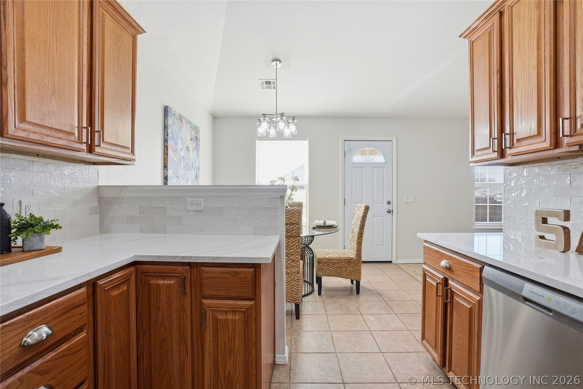 6 E Fairlane Drive Property Photo 19