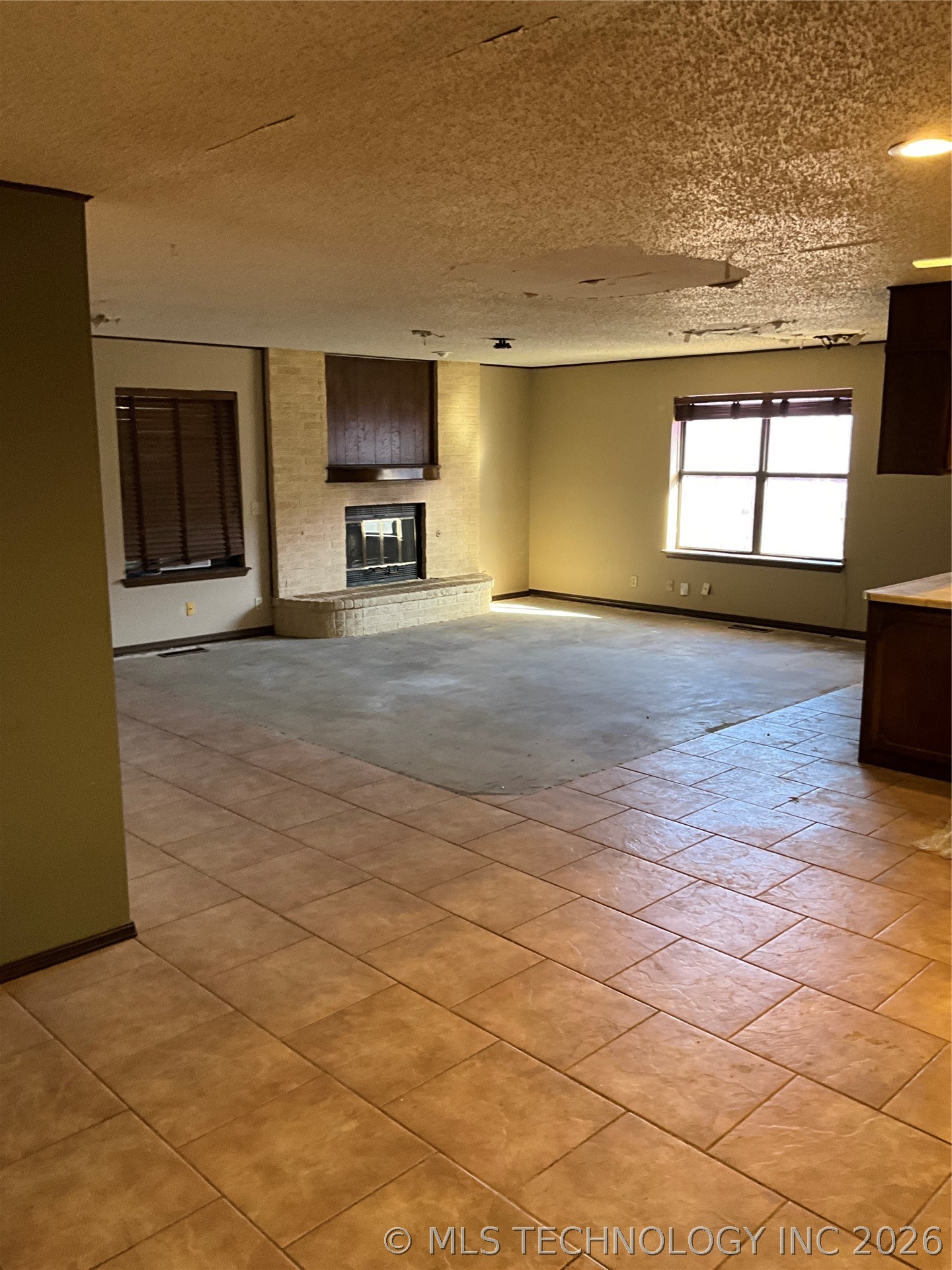 2303 Linfield Court Property Photo 2