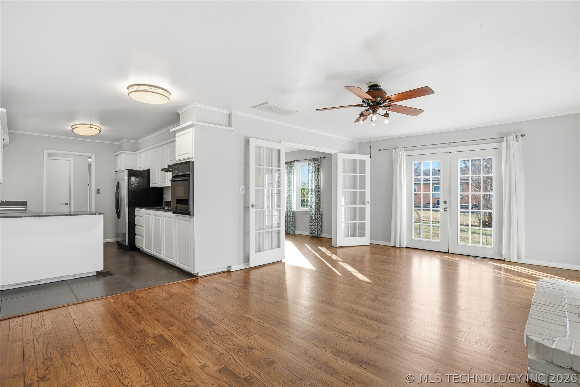 4438 E 58th Place Property Photo 6