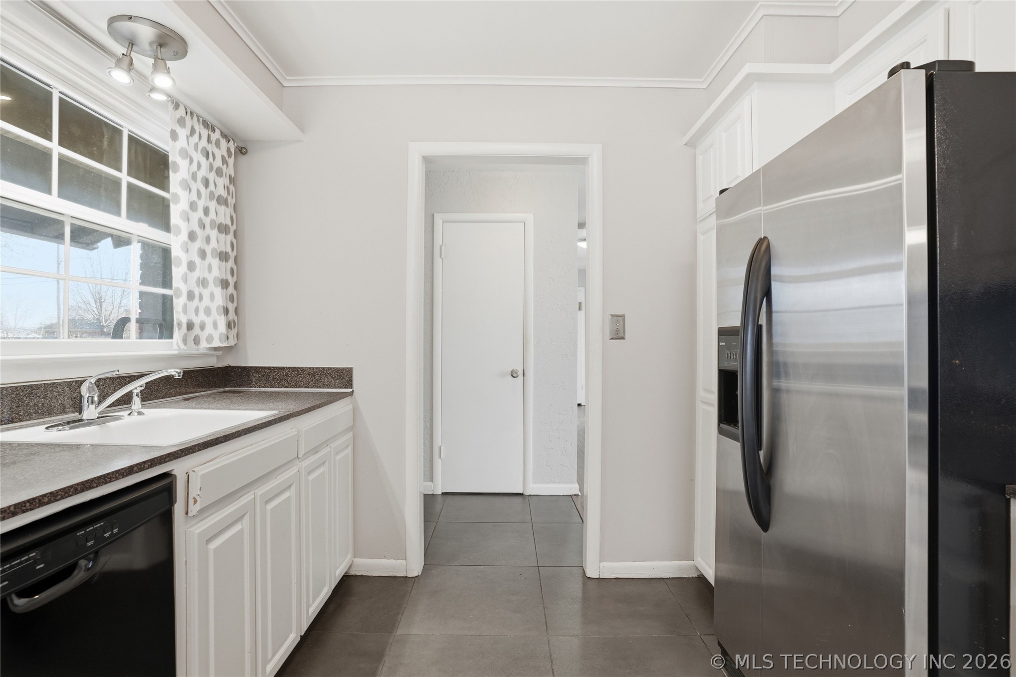 4438 E 58th Place Property Photo 10