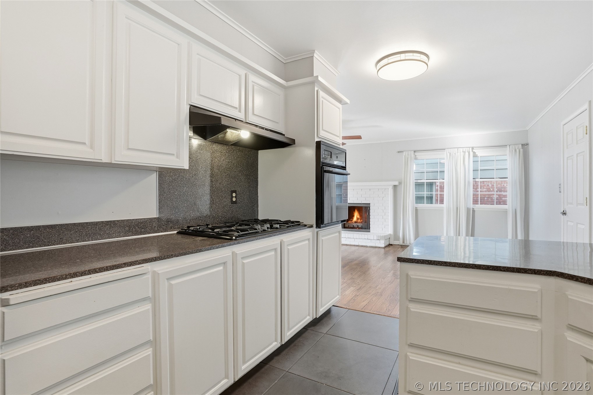 4438 E 58th Place Property Photo 11