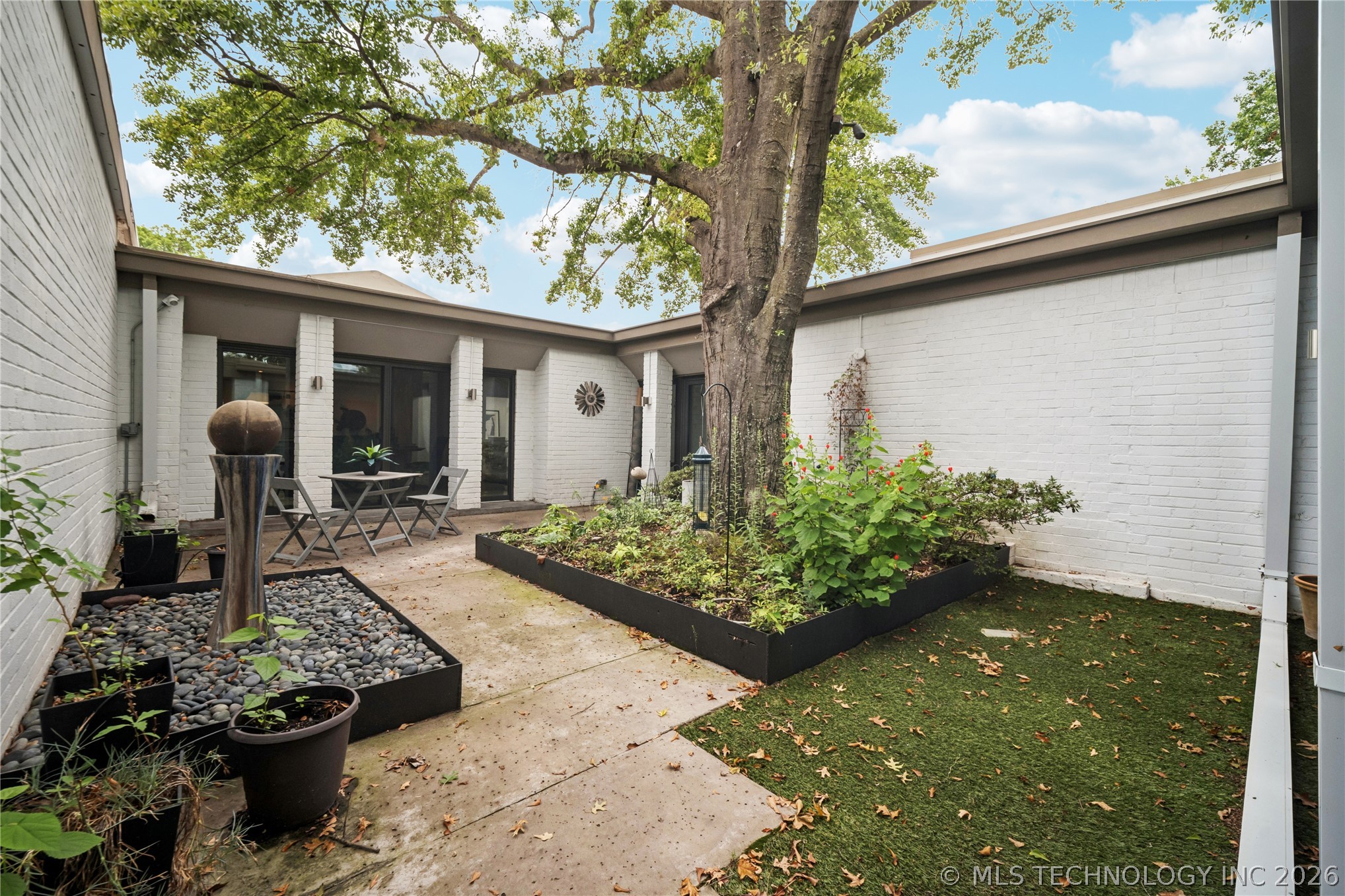 2411 E 72nd Place 2-a-3 Property Photo 4