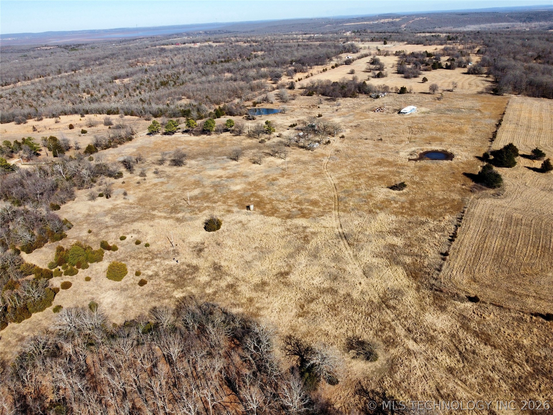 402336 E 1100 Property Photo 31