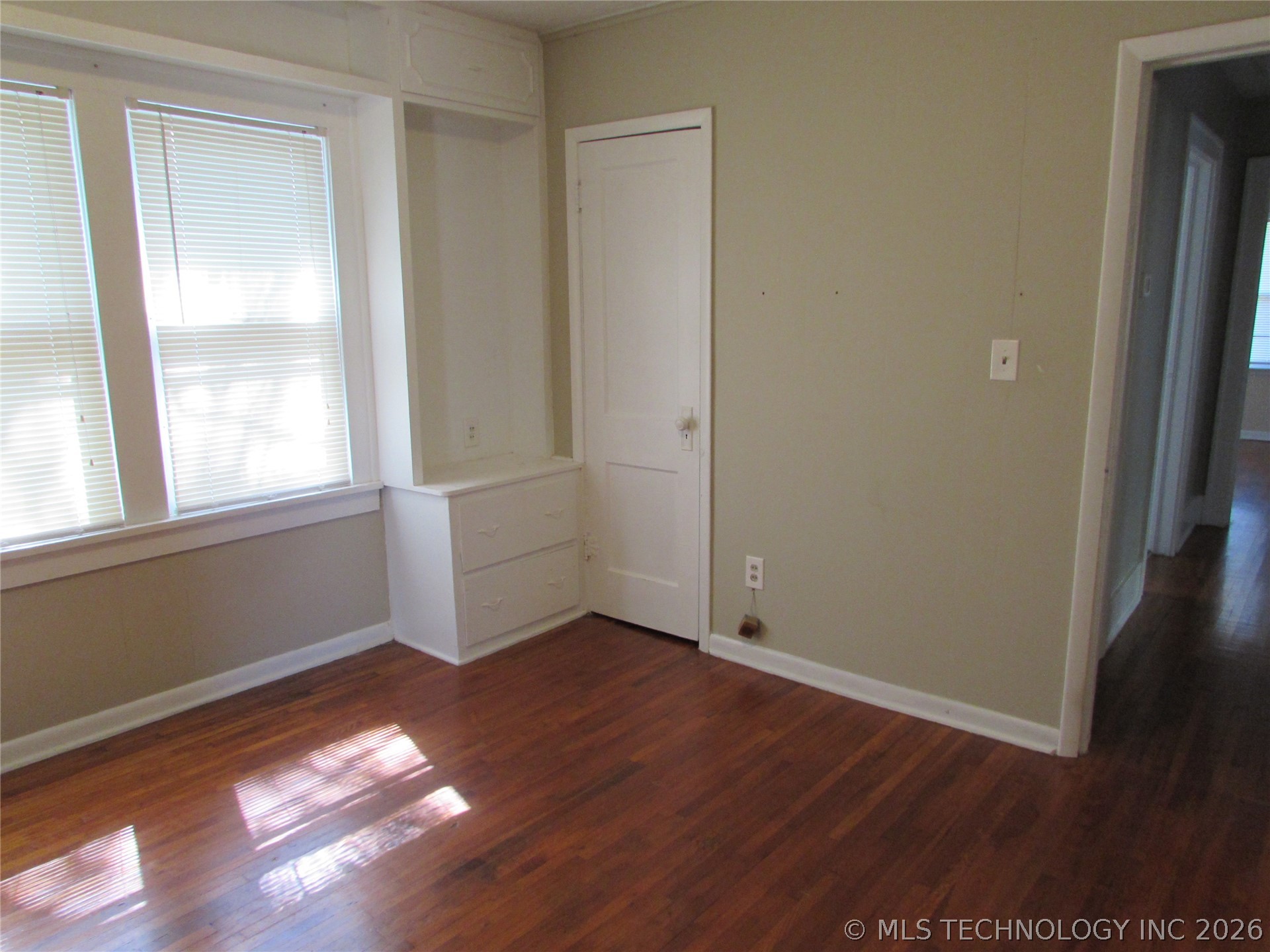 1339 S Gary Avenue Property Photo 4