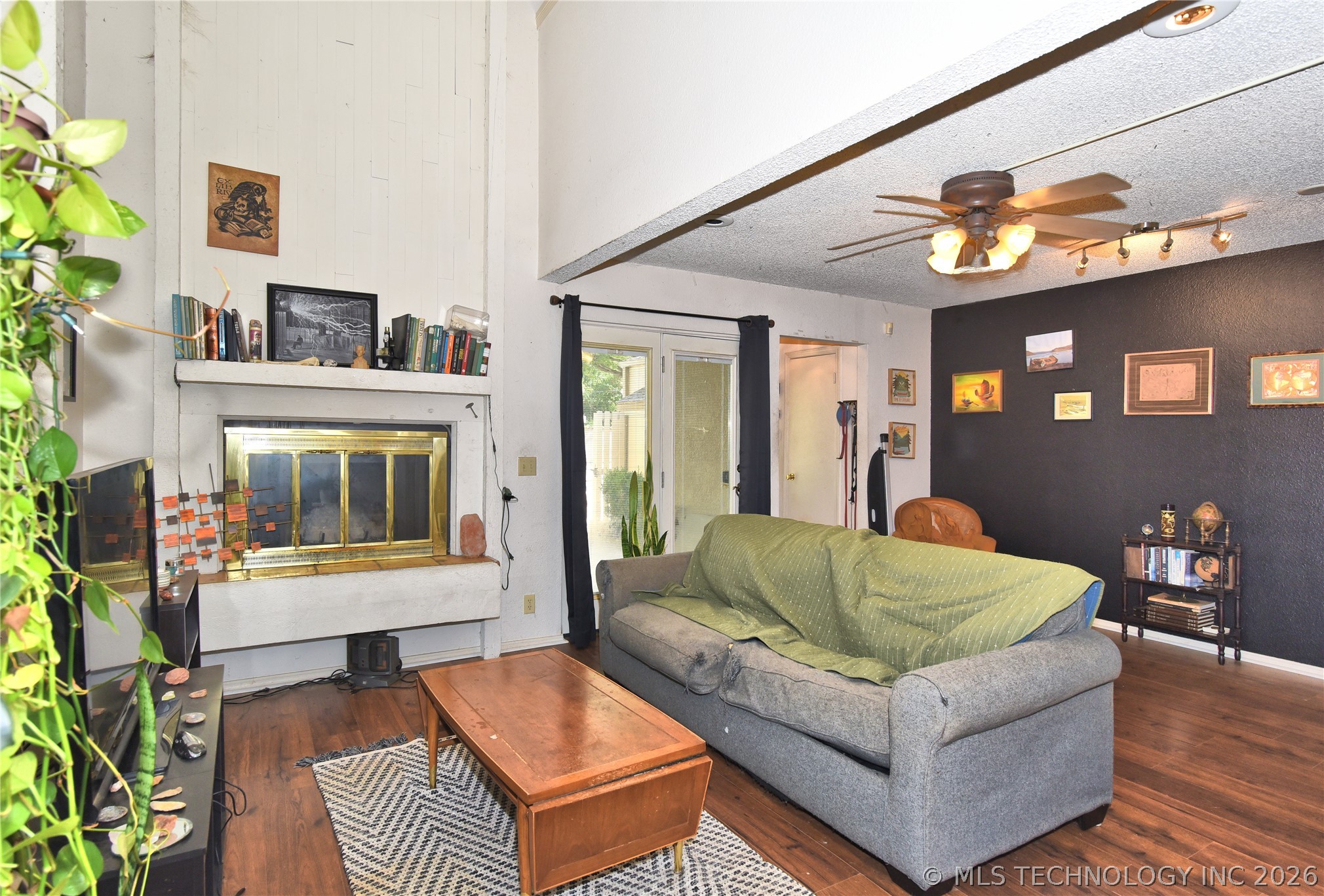 2202 E 55th Court 2202 Property Photo 5