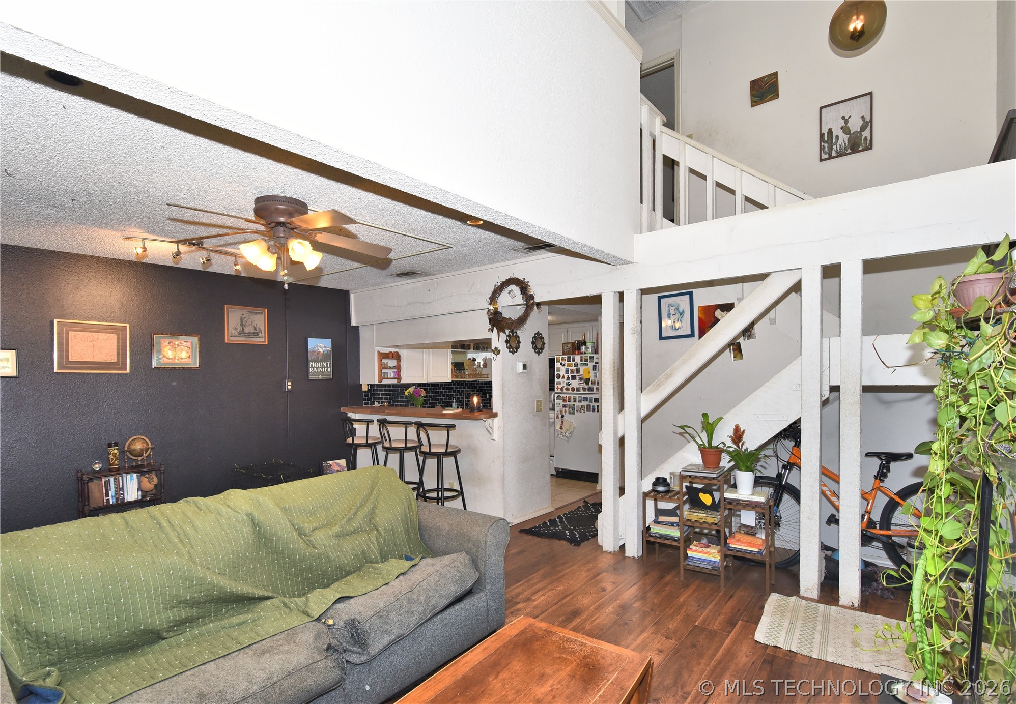 2202 E 55th Court 2202 Property Photo 6