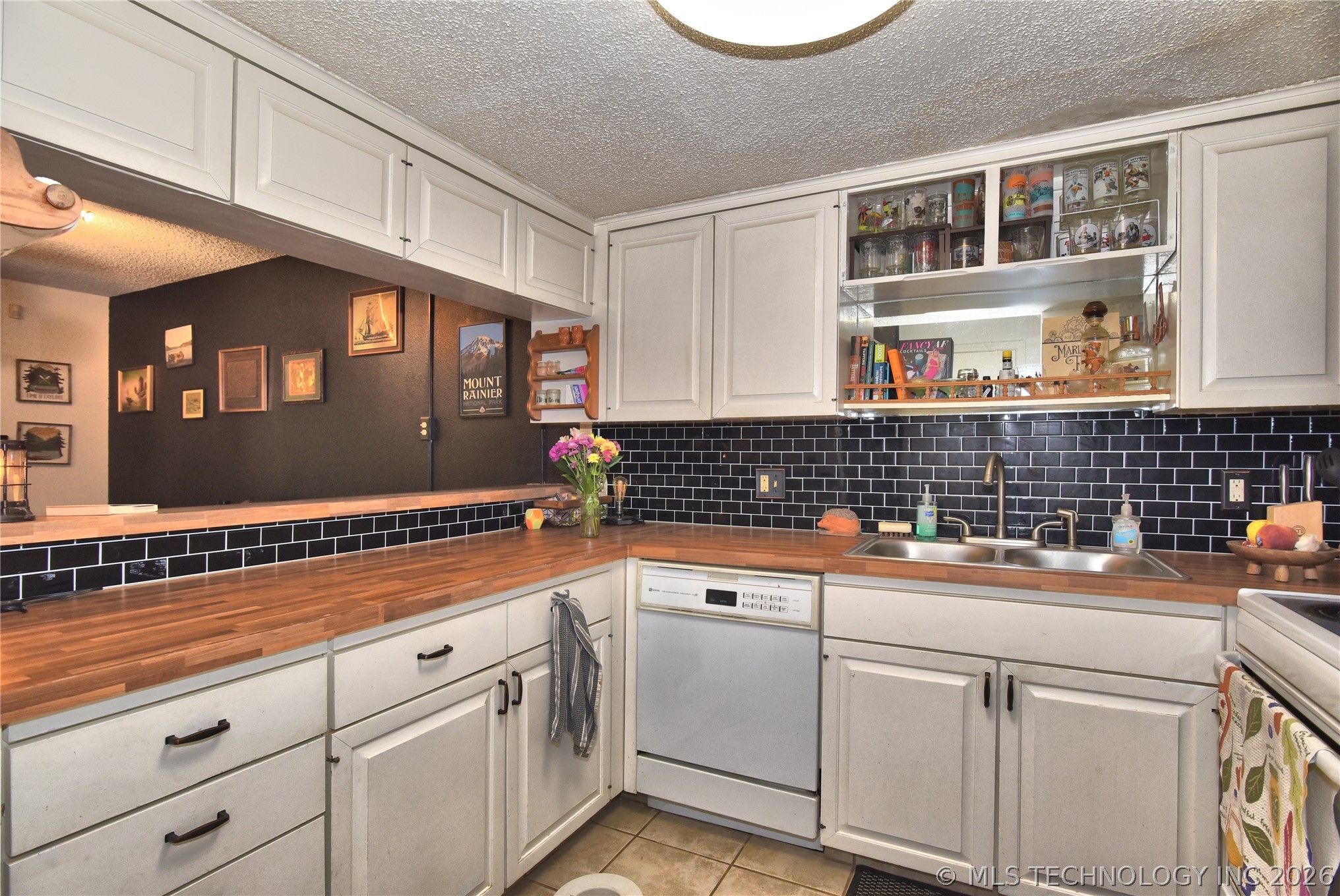 2202 E 55th Court 2202 Property Photo 8