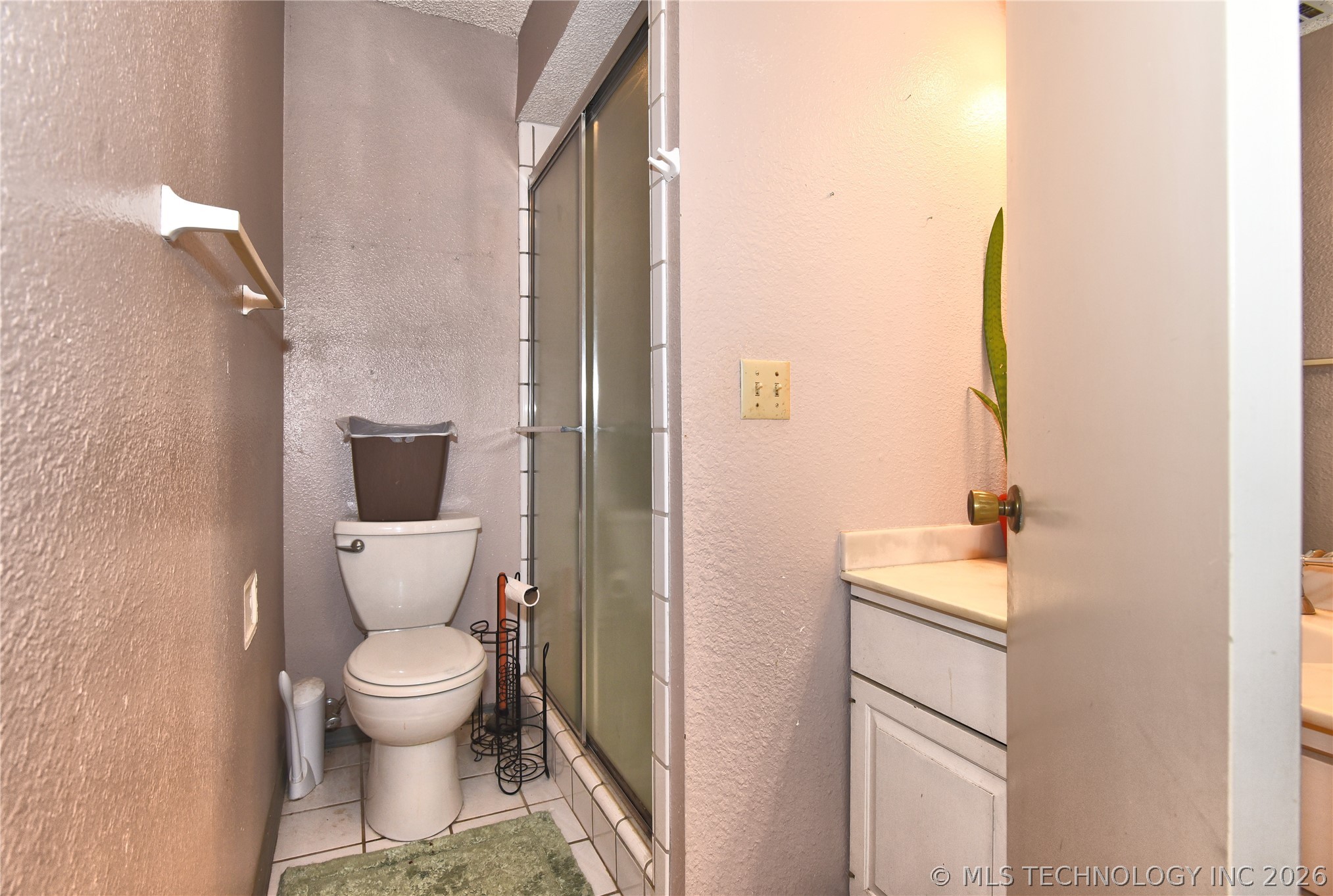 2202 E 55th Court 2202 Property Photo 11