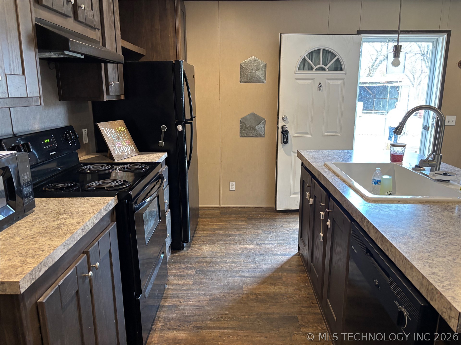705 Butler Street Property Photo 6