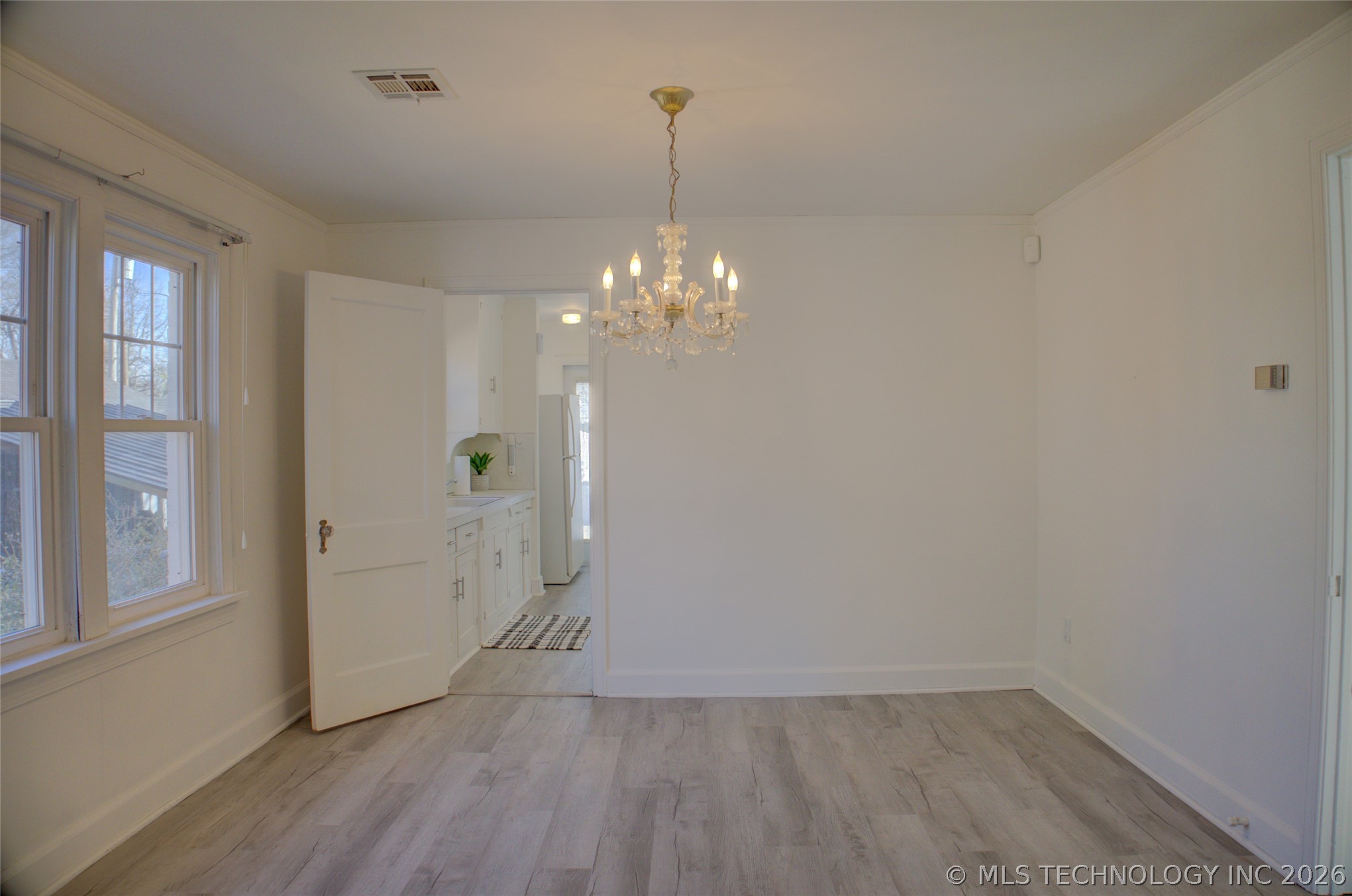 707 S Knoxville Avenue Property Photo 6